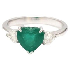 Natürlicher Herz-Smaragd-Diamant-Dreisteinring aus 18 Karat Gold