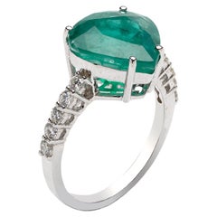 Natural Heart Shape Zambian Emerald Ring 5.20 Carats Emerald and 0.43 Diamond
