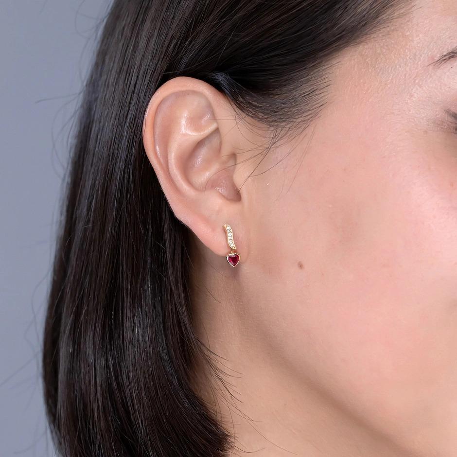 Cuore Orecchini a goccia in oro rosa 14K con rubini e diamanti naturali a forma di cuore da 0,68 carati in vendita