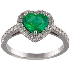 Natural Heart Shaped Emerald and Diamond 18 Karat White Gold Ring Natural Heart Shaped Emerald and Diamond 18 Karat White Gold Ring