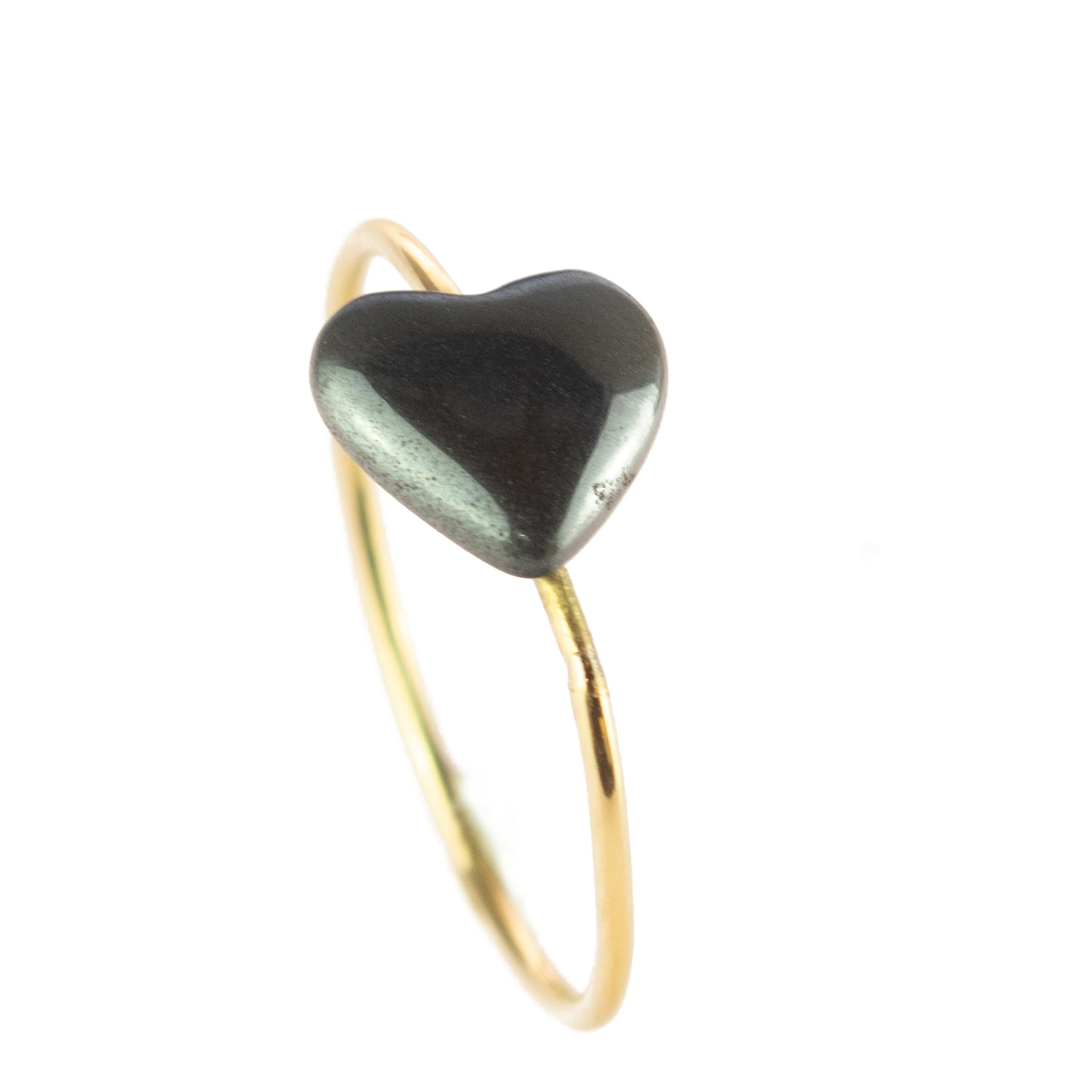Moderne Bague jonc Planet Love Boho en or jaune 18 carats avec cœur en hématite naturelle en vente