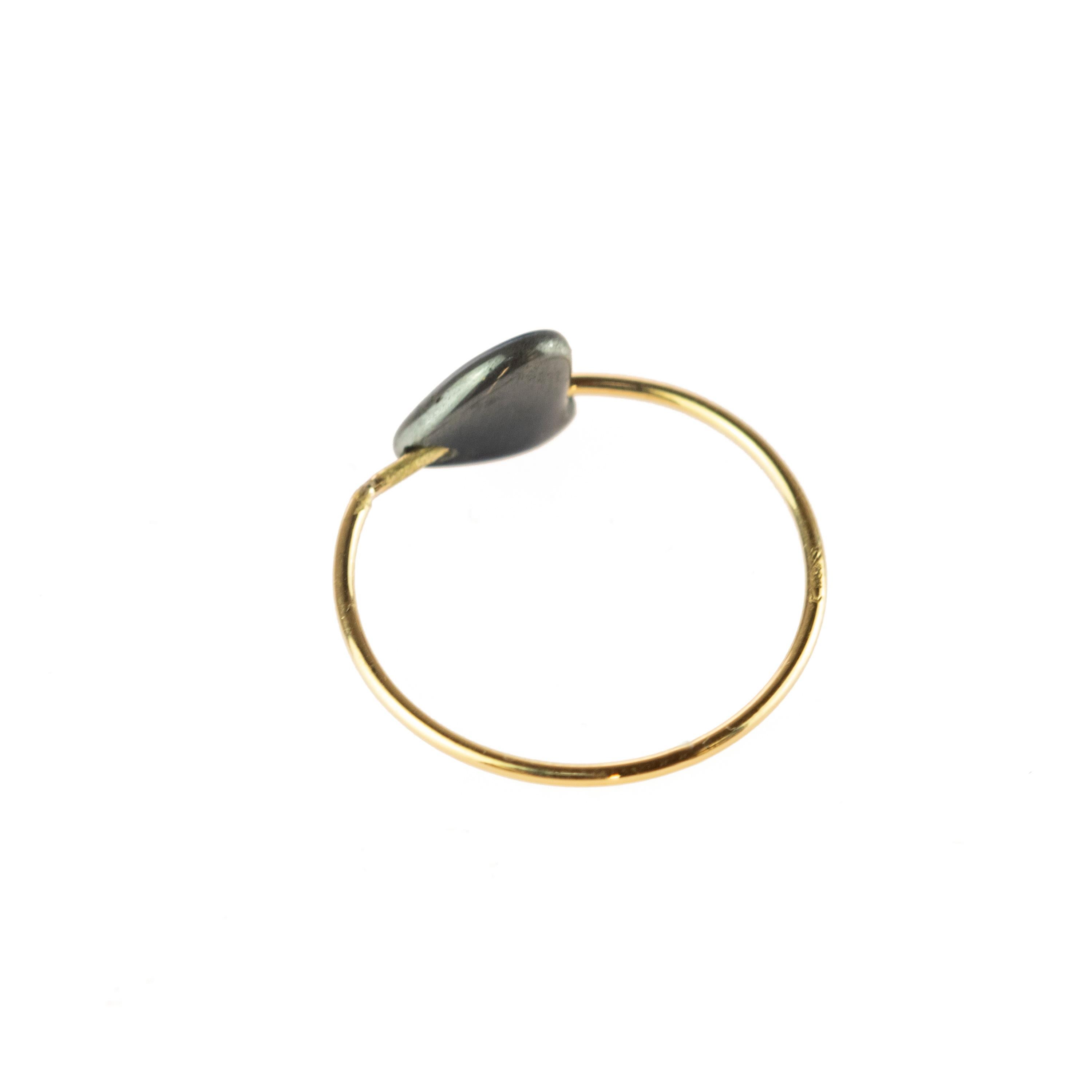 Modern Natural Hematite Heart 9 Karat Yellow Gold Planet Love Boho Band Ring For Sale