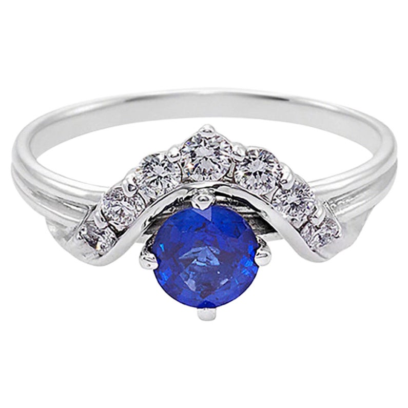 Bague de fiançailles en or blanc 18 carats avec saphir bleu de haute qualité et diamants
