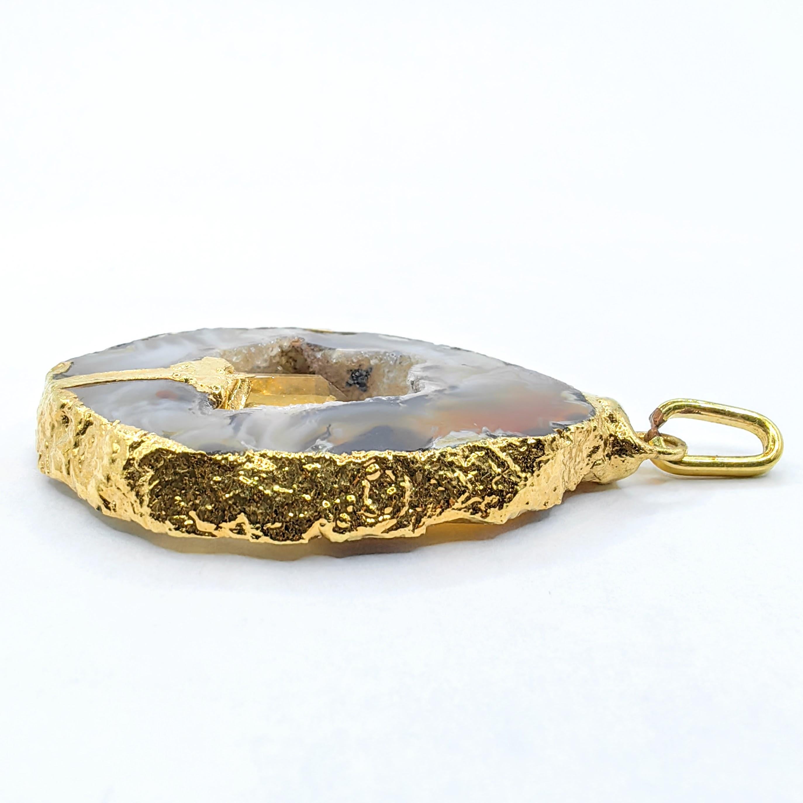 Collier Nature Agate Honey et cristal de quartz doré Pendentif à bord plaqué or Neuf - En vente à Wan Chai District, HK
