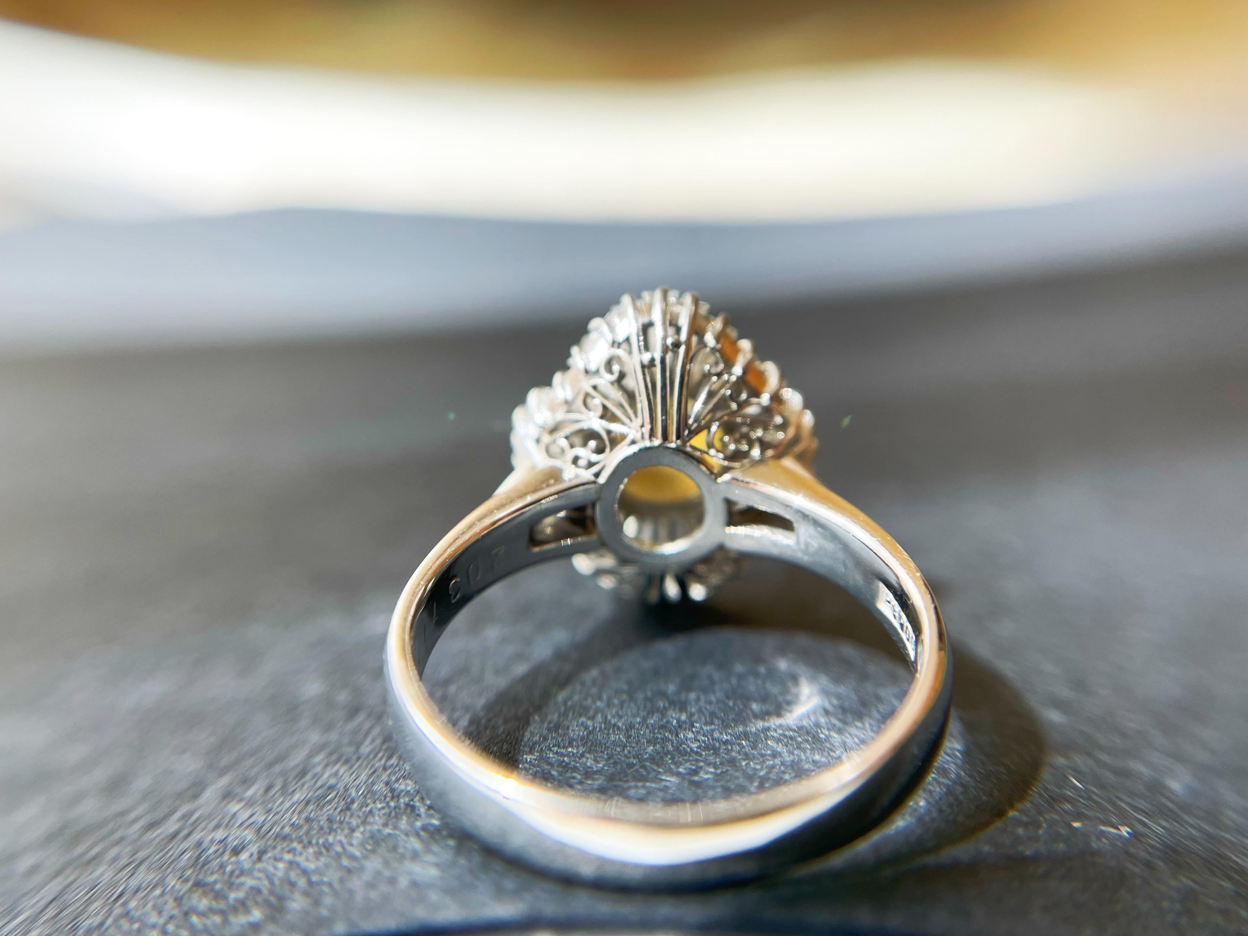 Natural Honey Color Chrysoberyl Cat's Eye Ring with Diamonds in Platinum In New Condition For Sale In Kowloon, HK