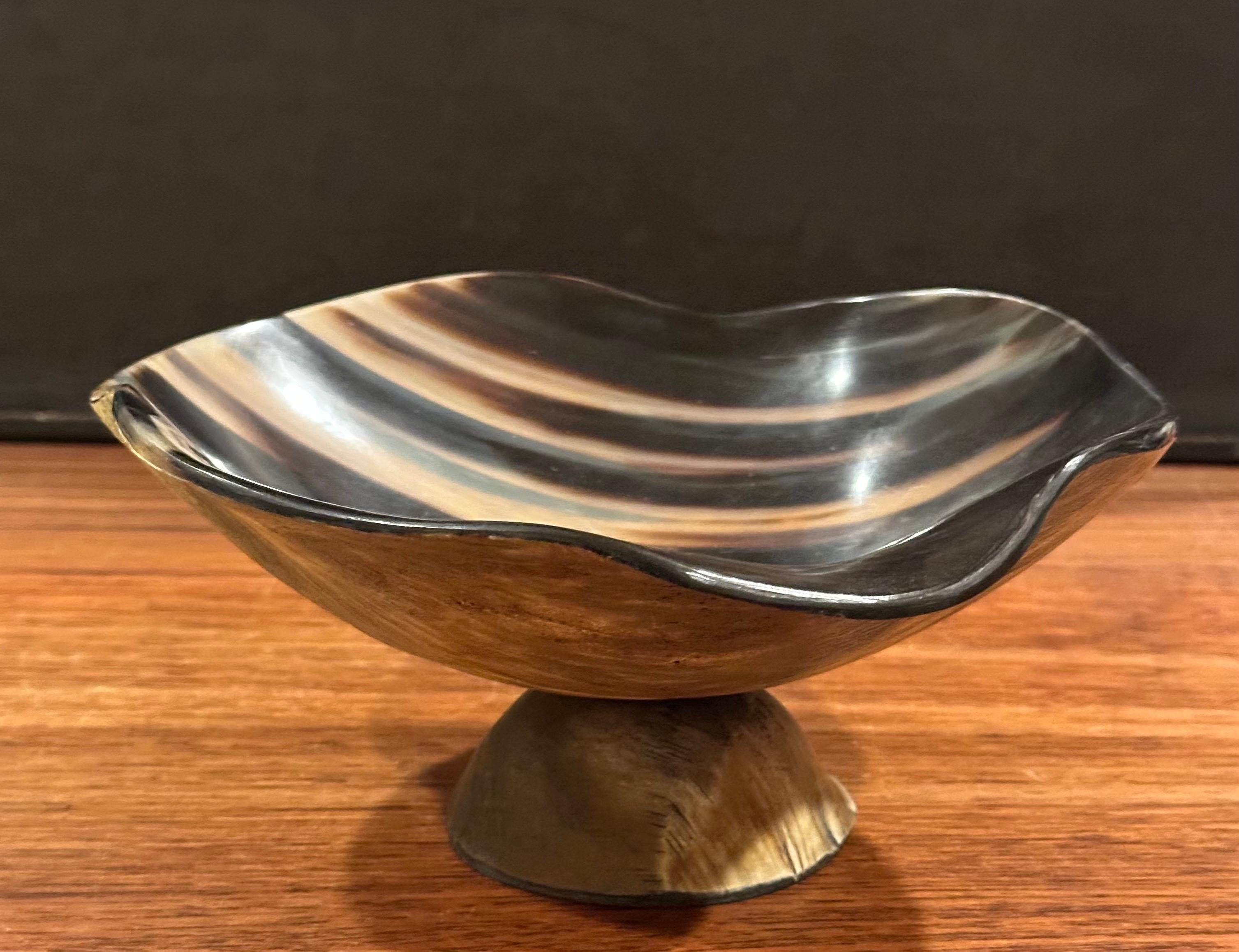 Natural Horn Sockel Schale im Angebot 3