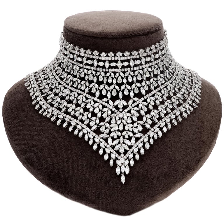 Natural Huge diamond necklace with cts diamond and 18k gold