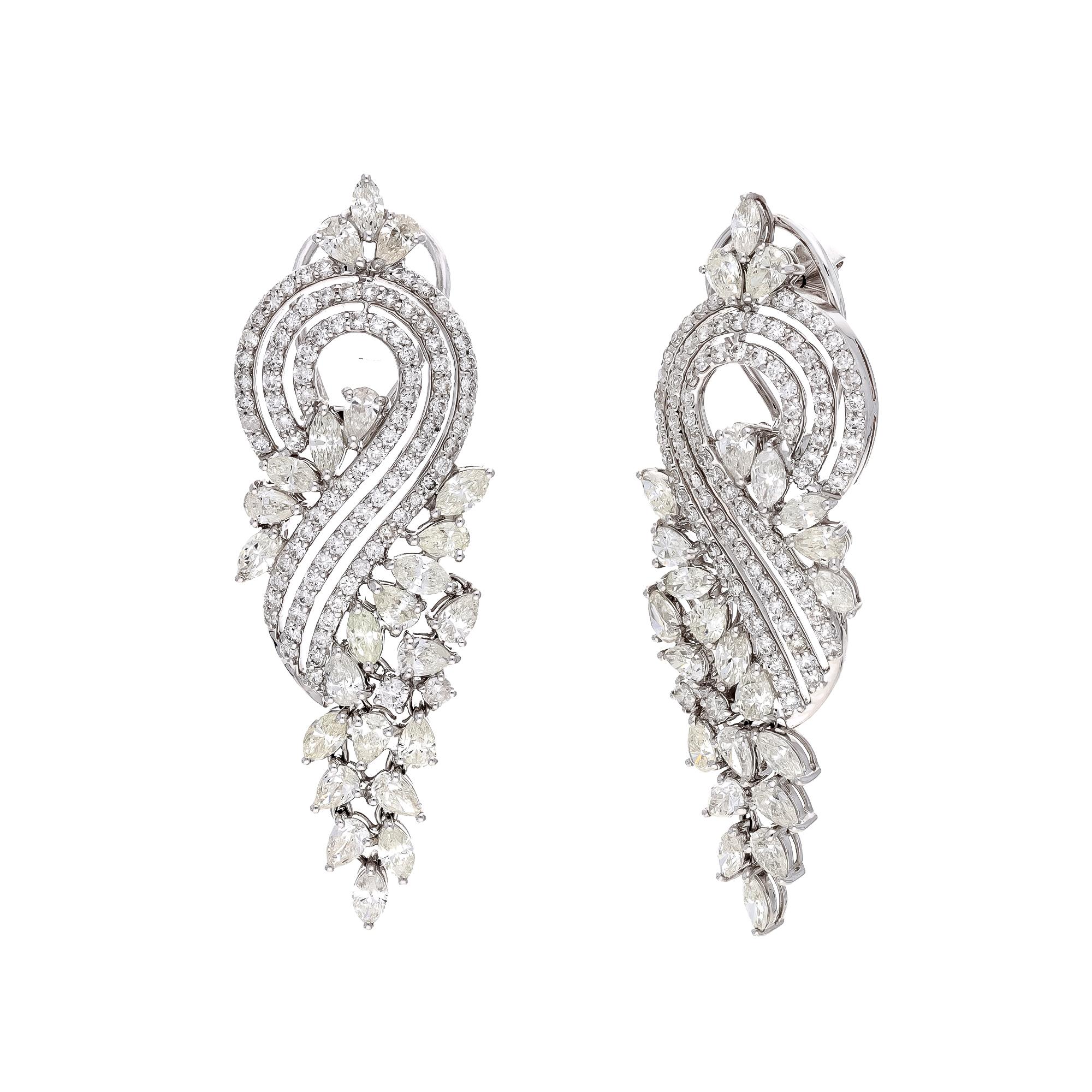 Donna Collana con diamante Nature Huge con 135,87 carati di diamante e oro 18k in vendita