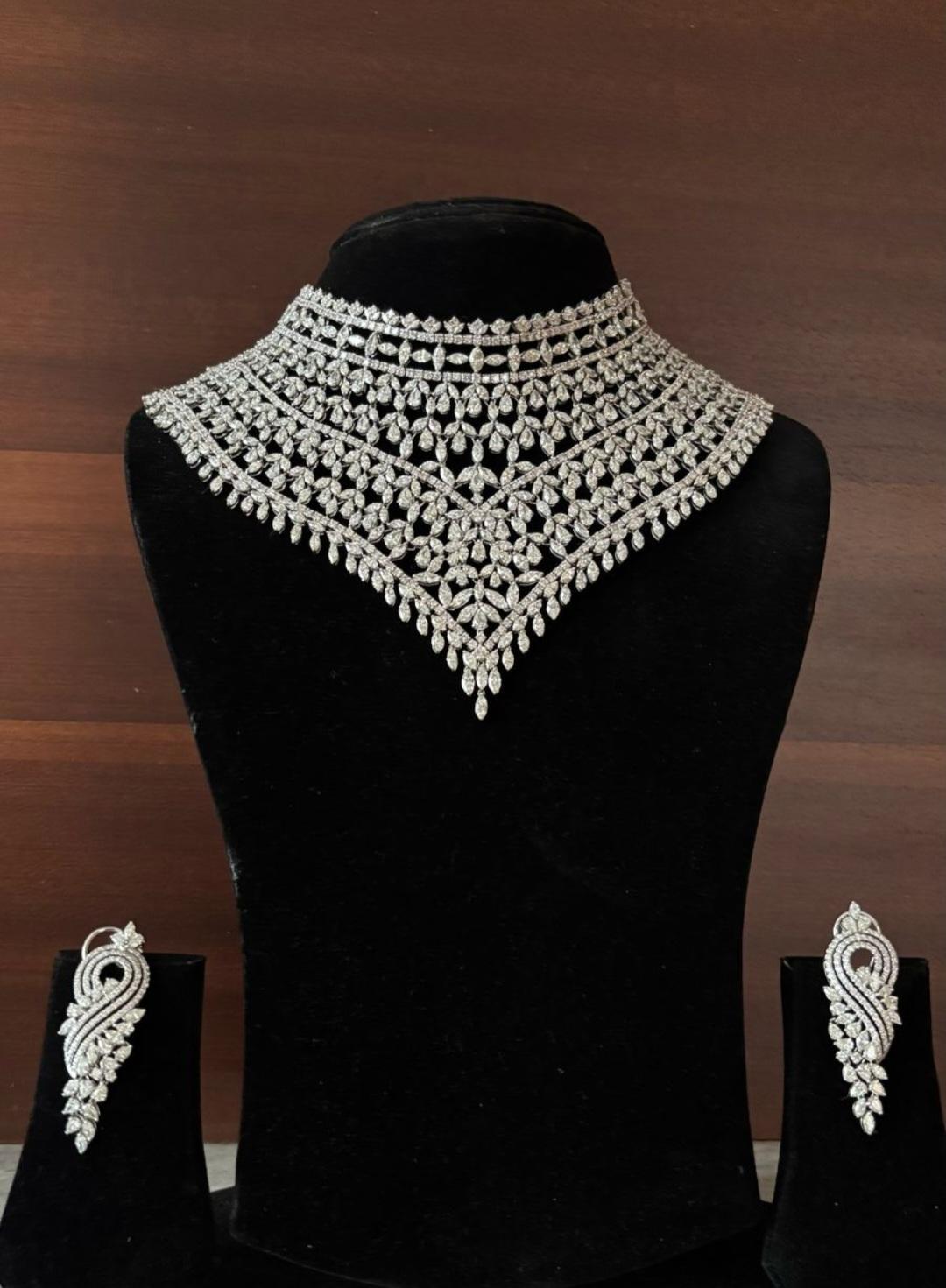 Collana con diamante Nature Huge con 135,87 carati di diamante e oro 18k in vendita 2