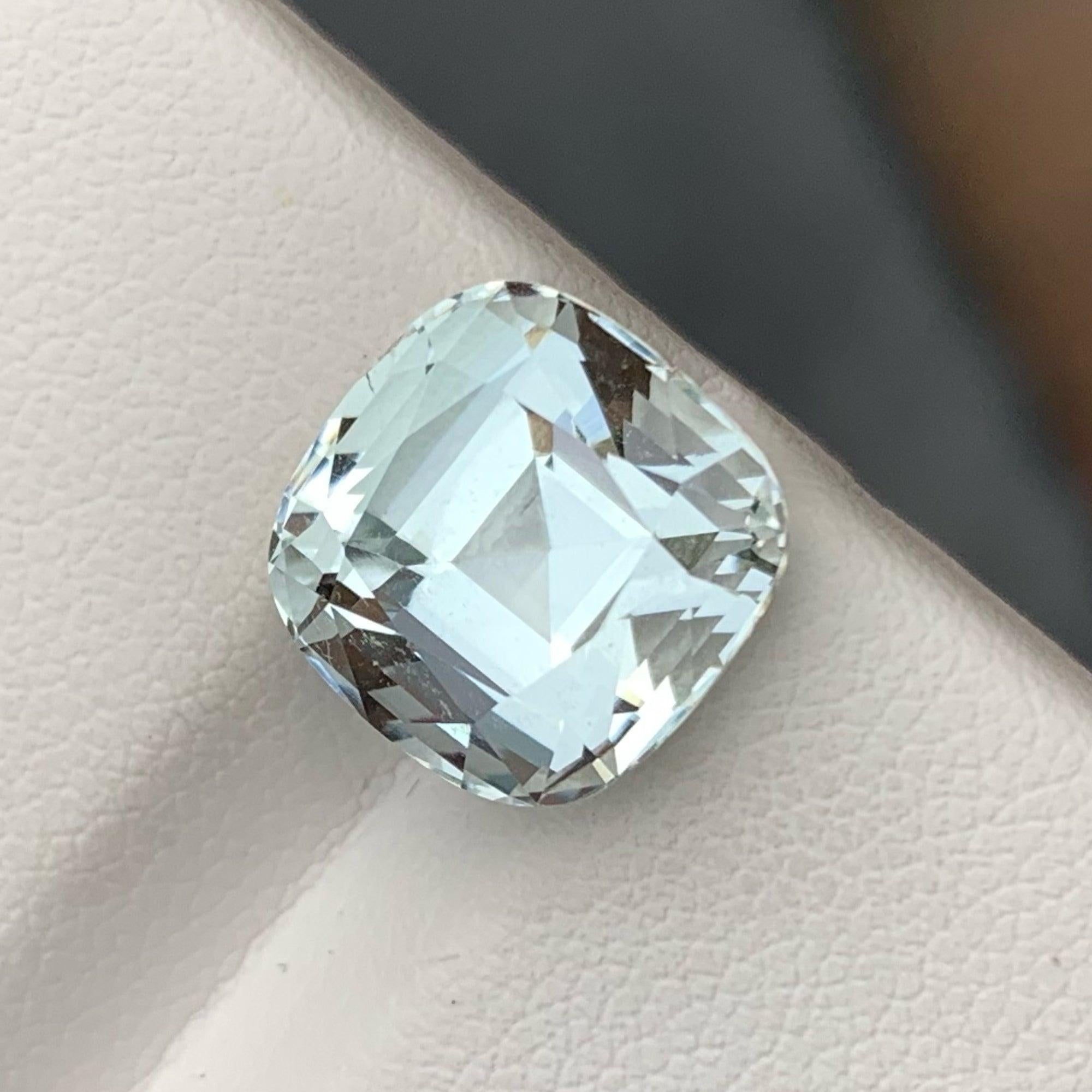 Aguamarina Azul Hielo Natural Gema 7.30 CTS Aguamarina Brillante Para Colgante Moderno