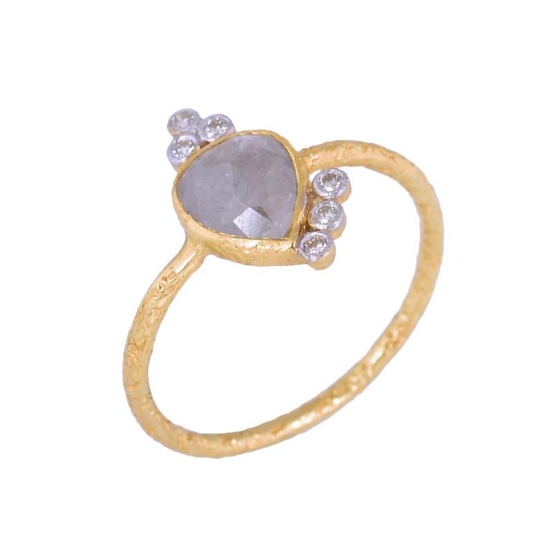 Natural Ice Diamond Ring 18K gold For Sale 1