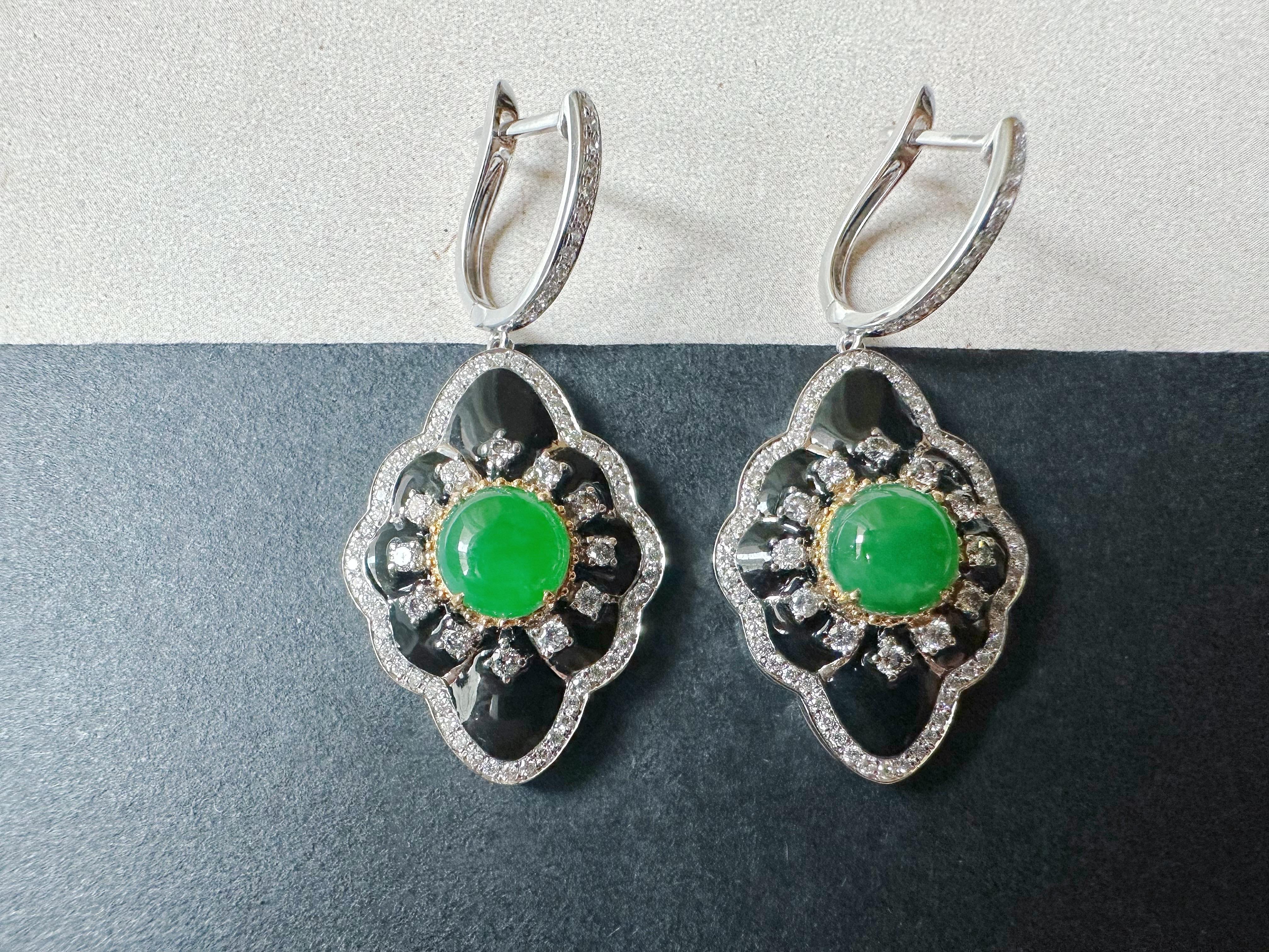 Natural Imperial Green Jade Cabochon Earrings in 18K Gold, Diamond & Black Agate In New Condition For Sale In Kowloon, HK