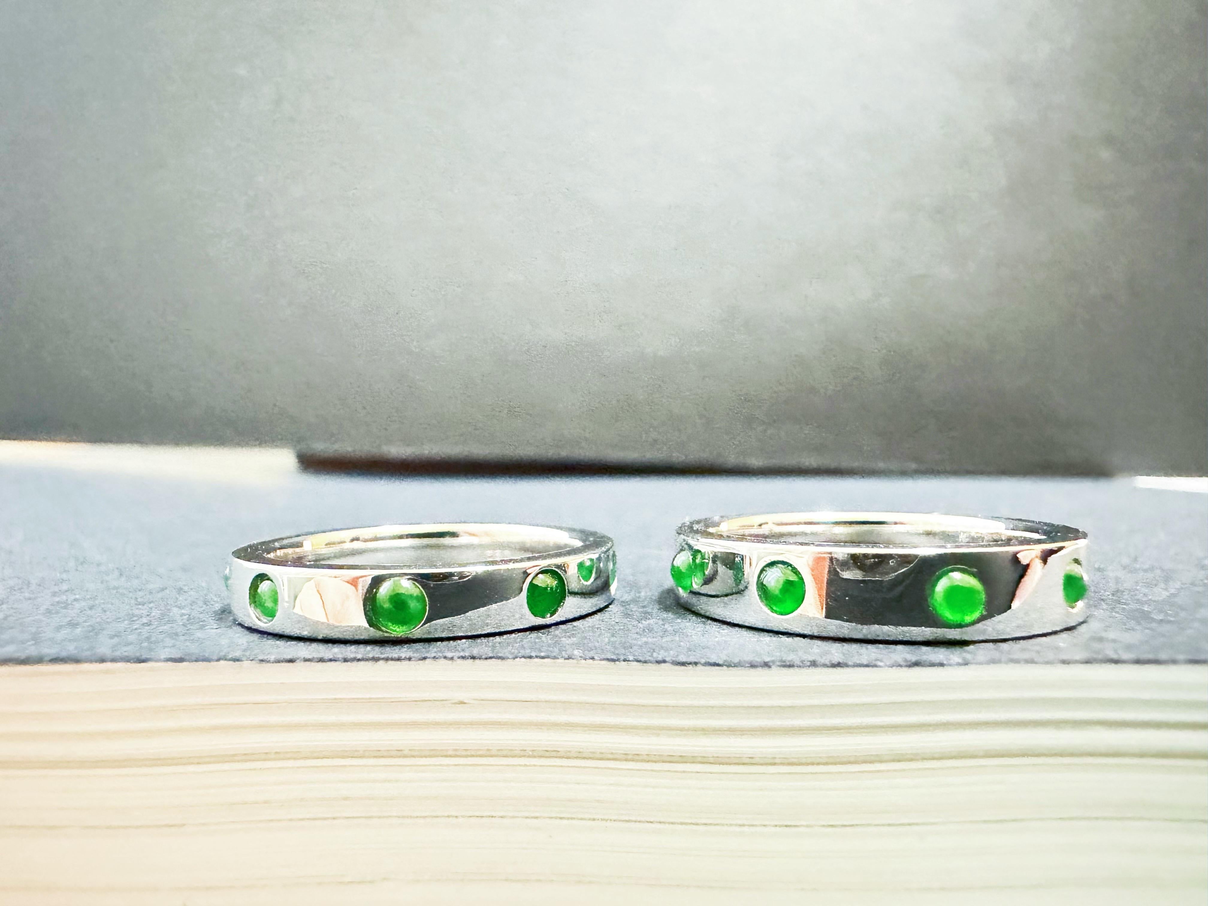 Natural Imperial Green Jadeite Jade Cabochon 18K White Gold Ring For Sale 10