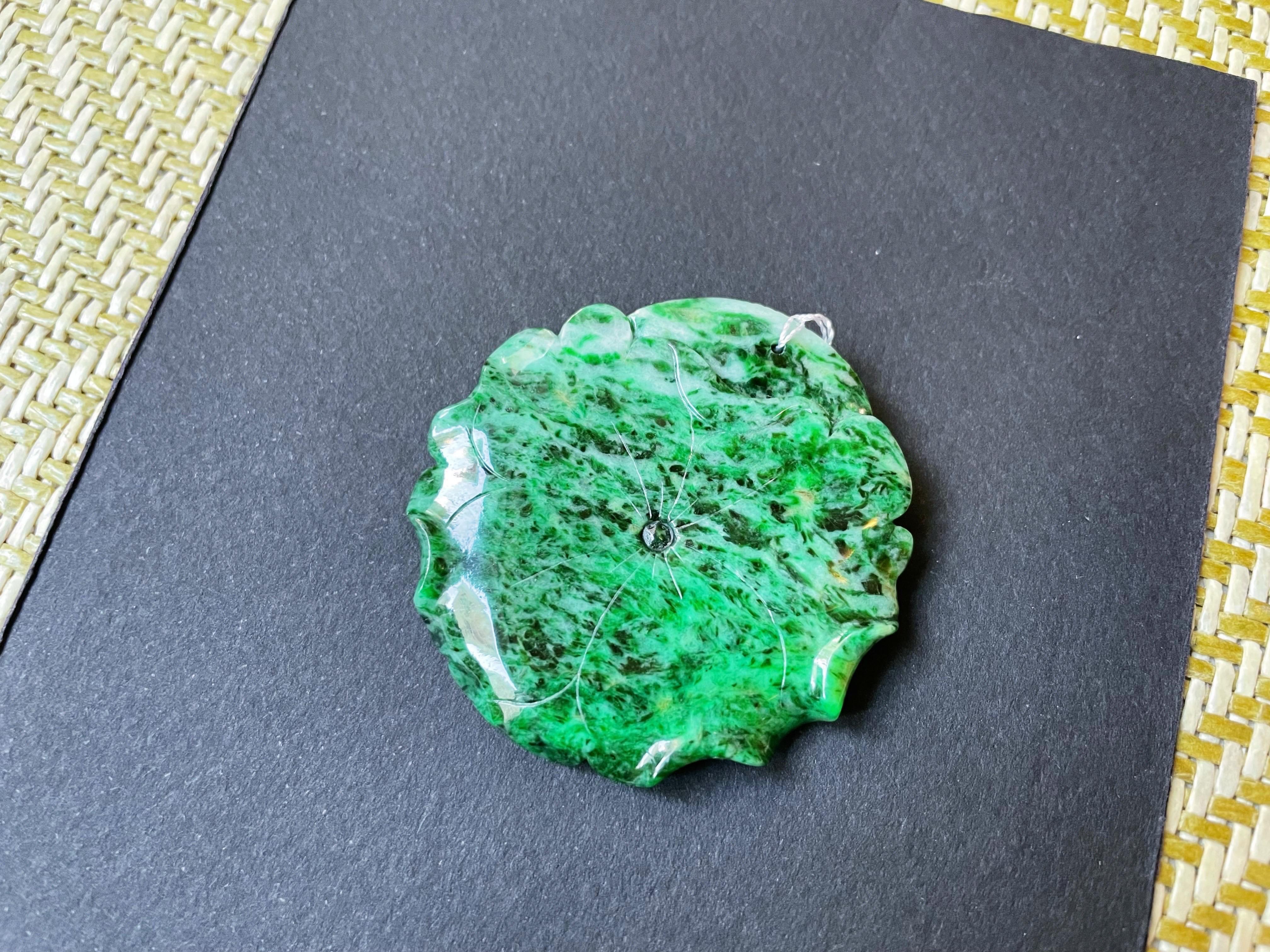 Piedra suelta de jade natural verde intenso Buda feliz, fabricación de joyas Corte de retrato en venta
