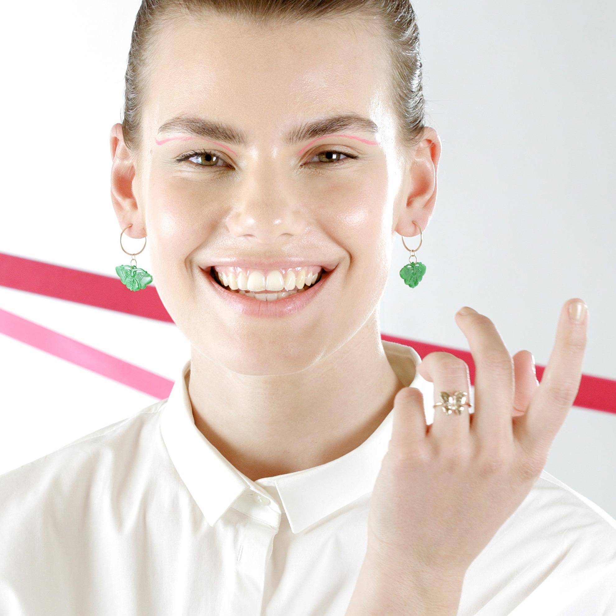 Orecchini a cerchio a farfalla in giada naturale in oro 18 carati Deco INTINI Jewels in vendita 8