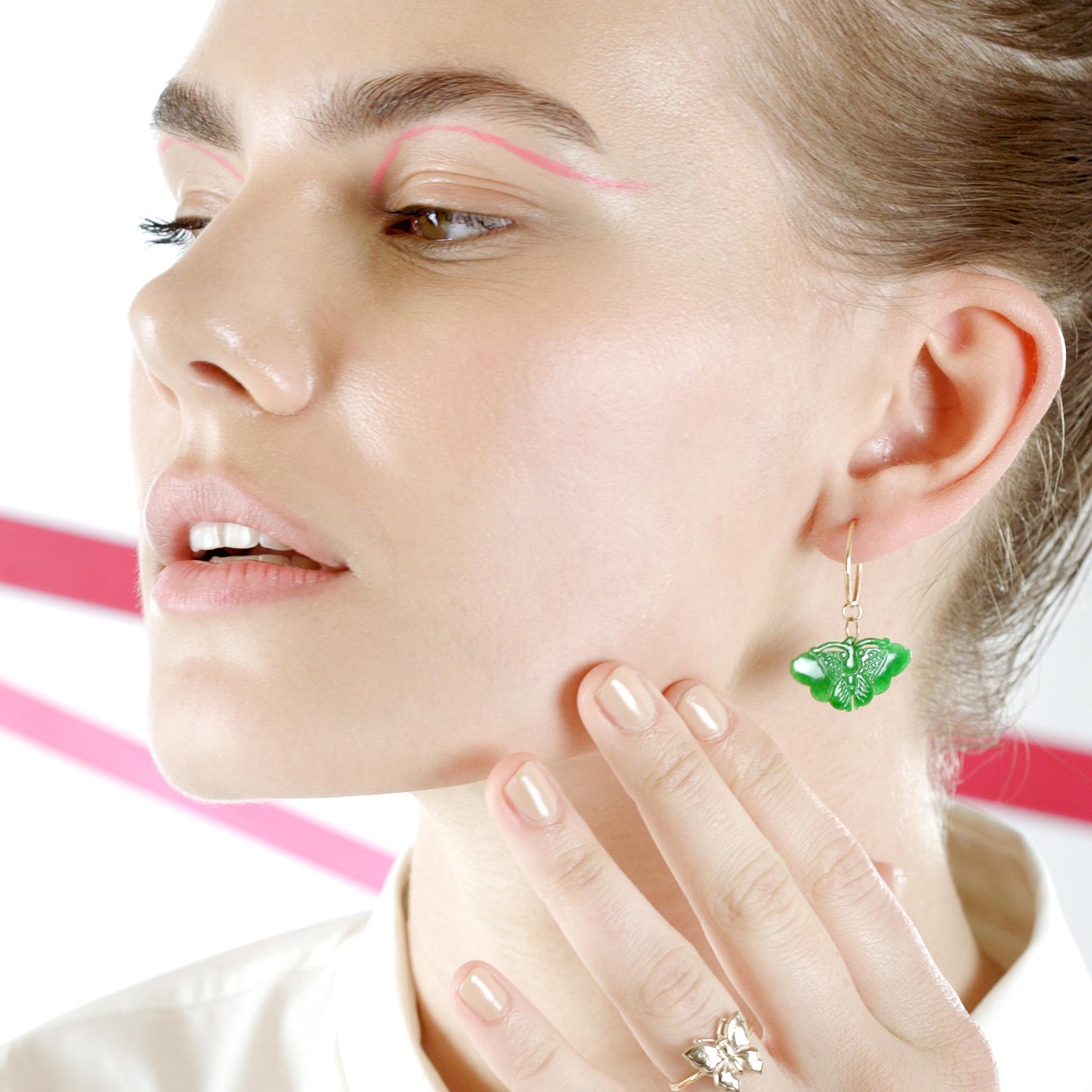 Orecchini a cerchio a farfalla in giada naturale in oro 18 carati Deco INTINI Jewels in vendita 9