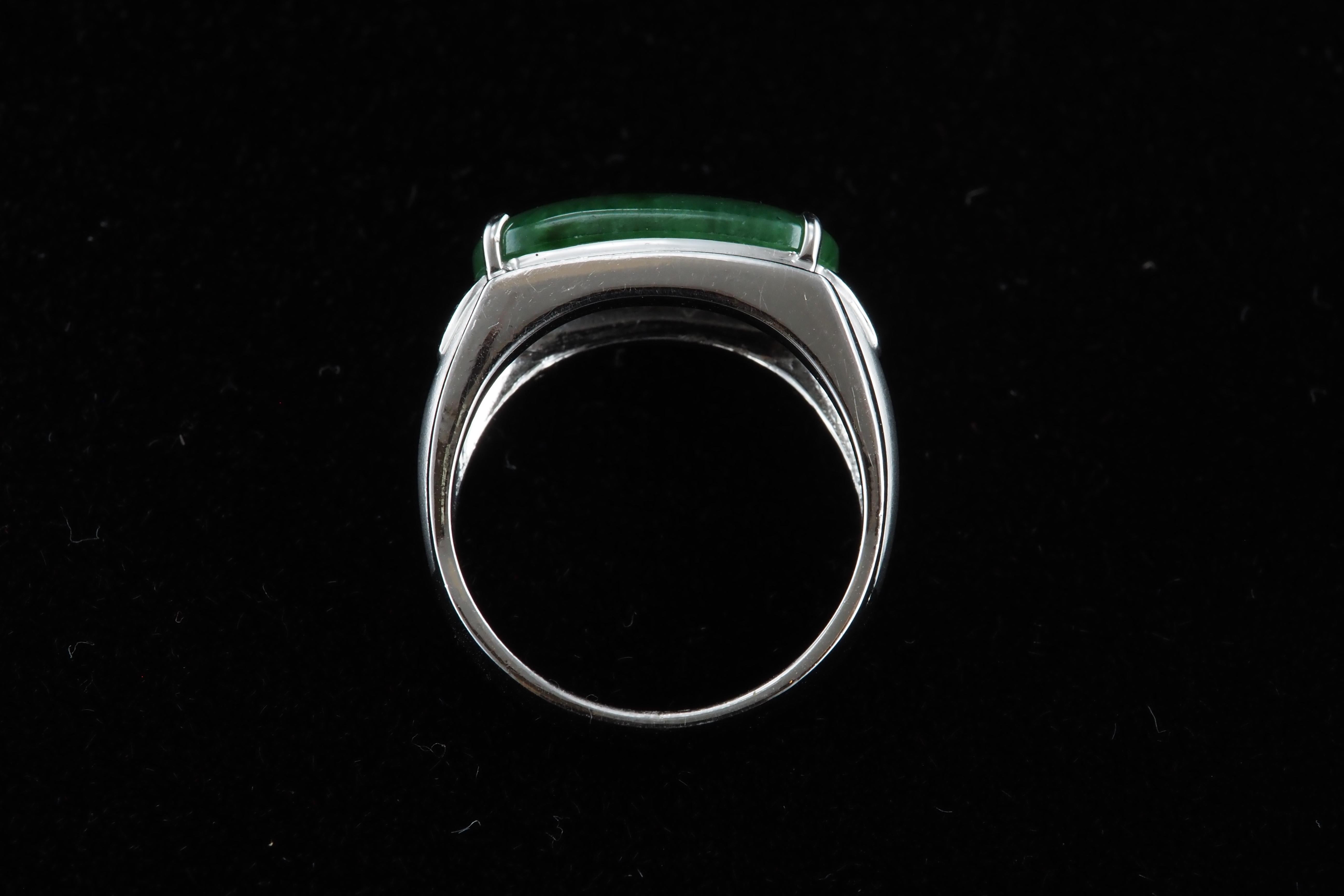 Natural Jade and Diamond Ring in vendita 8