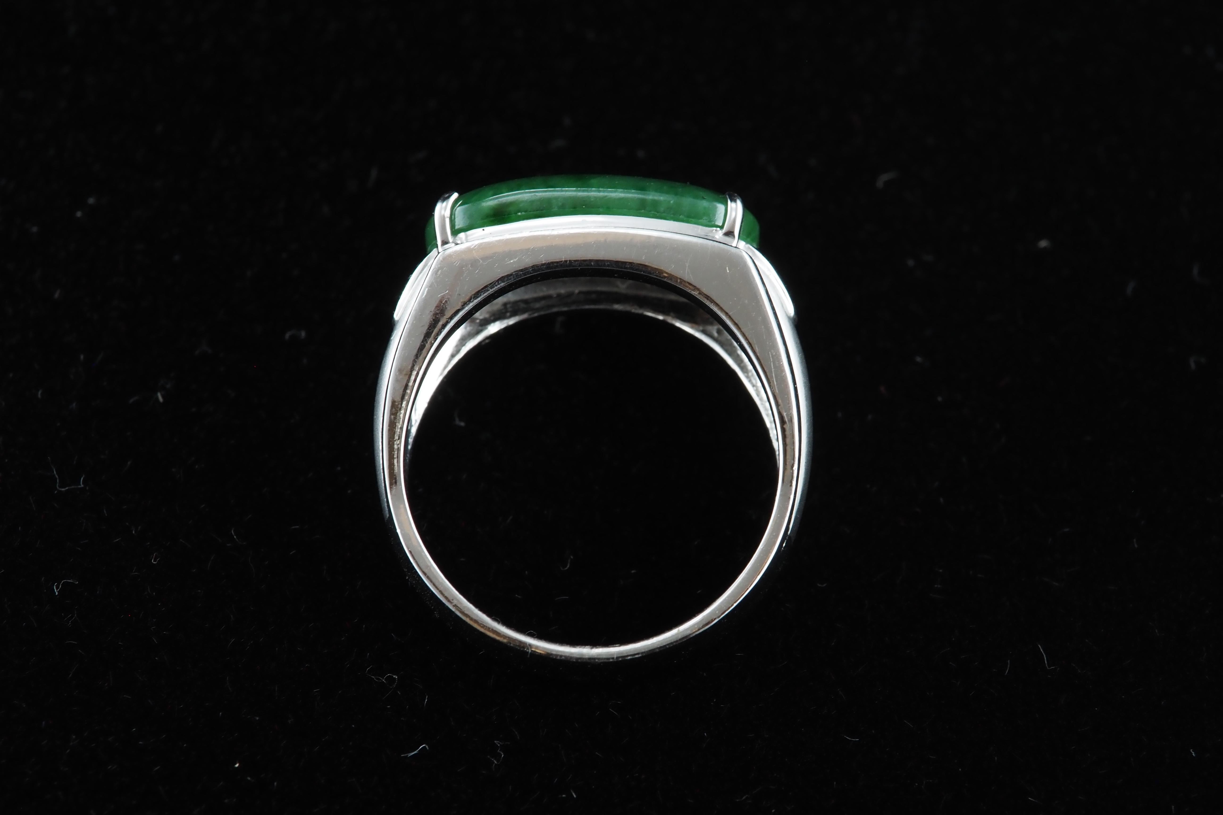 Natural Jade and Diamond Ring in vendita 9