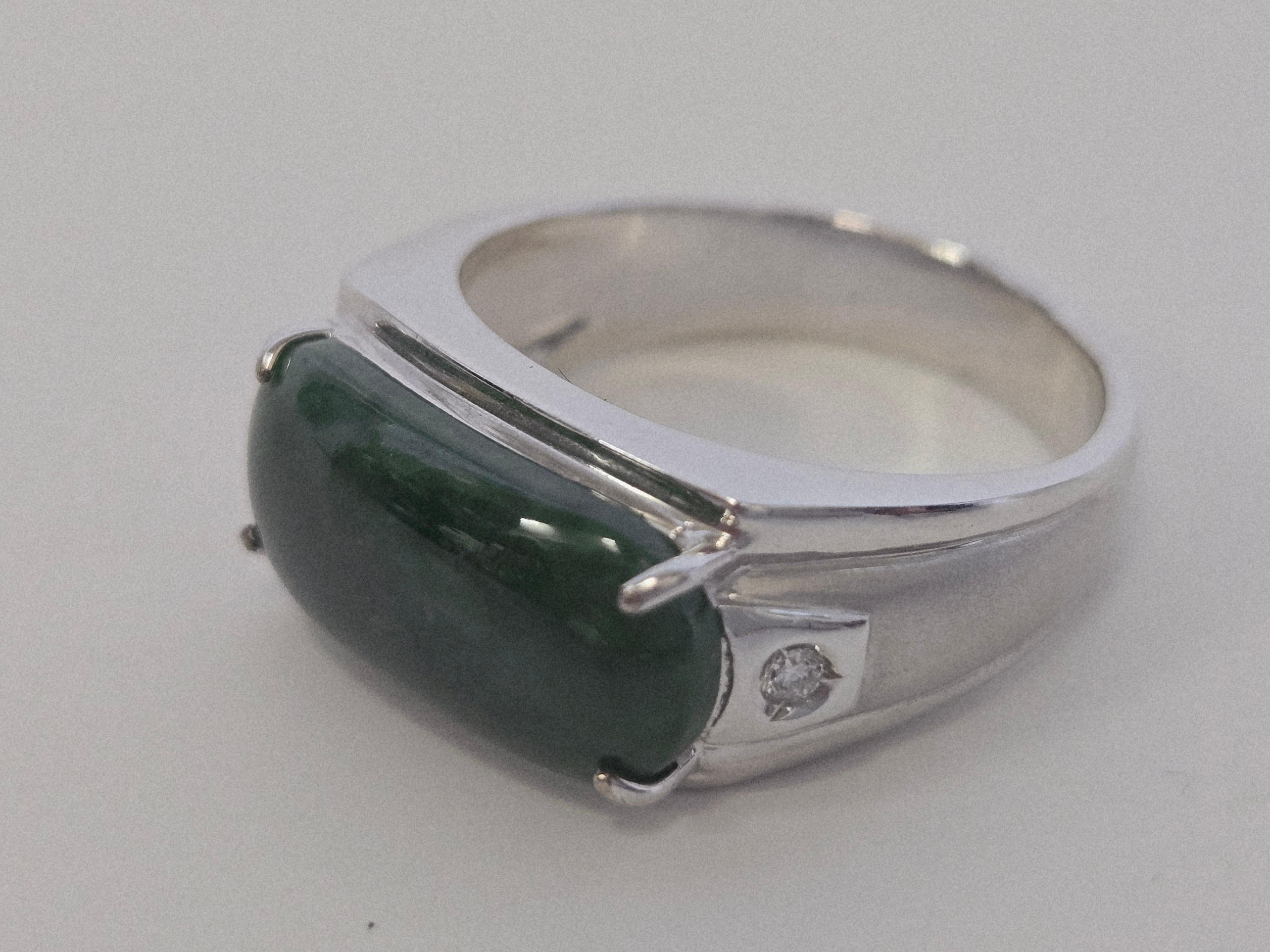 Natural Jade and Diamond Ring in vendita 1