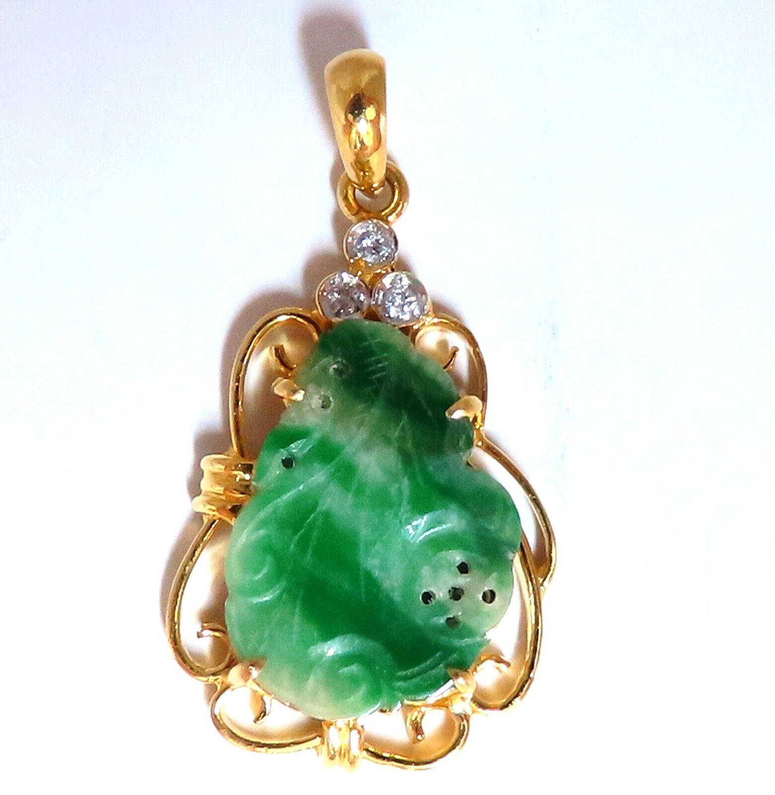  Jade Pendant

Apple Green color.

16 x 12mm

.06ct Natural Round Diamonds

Overall: 25 x 16mm

18kt / 3.4 grams