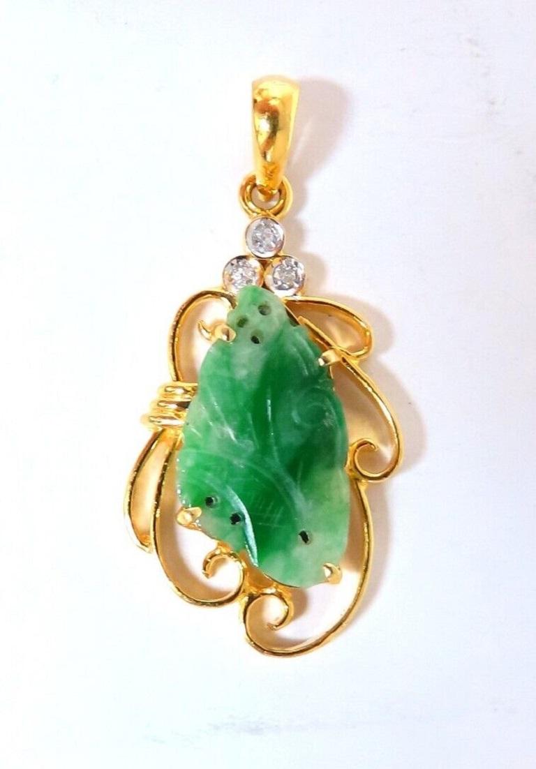 Round Cut Natural Jade Carved Diamond Pendant 18kt For Sale