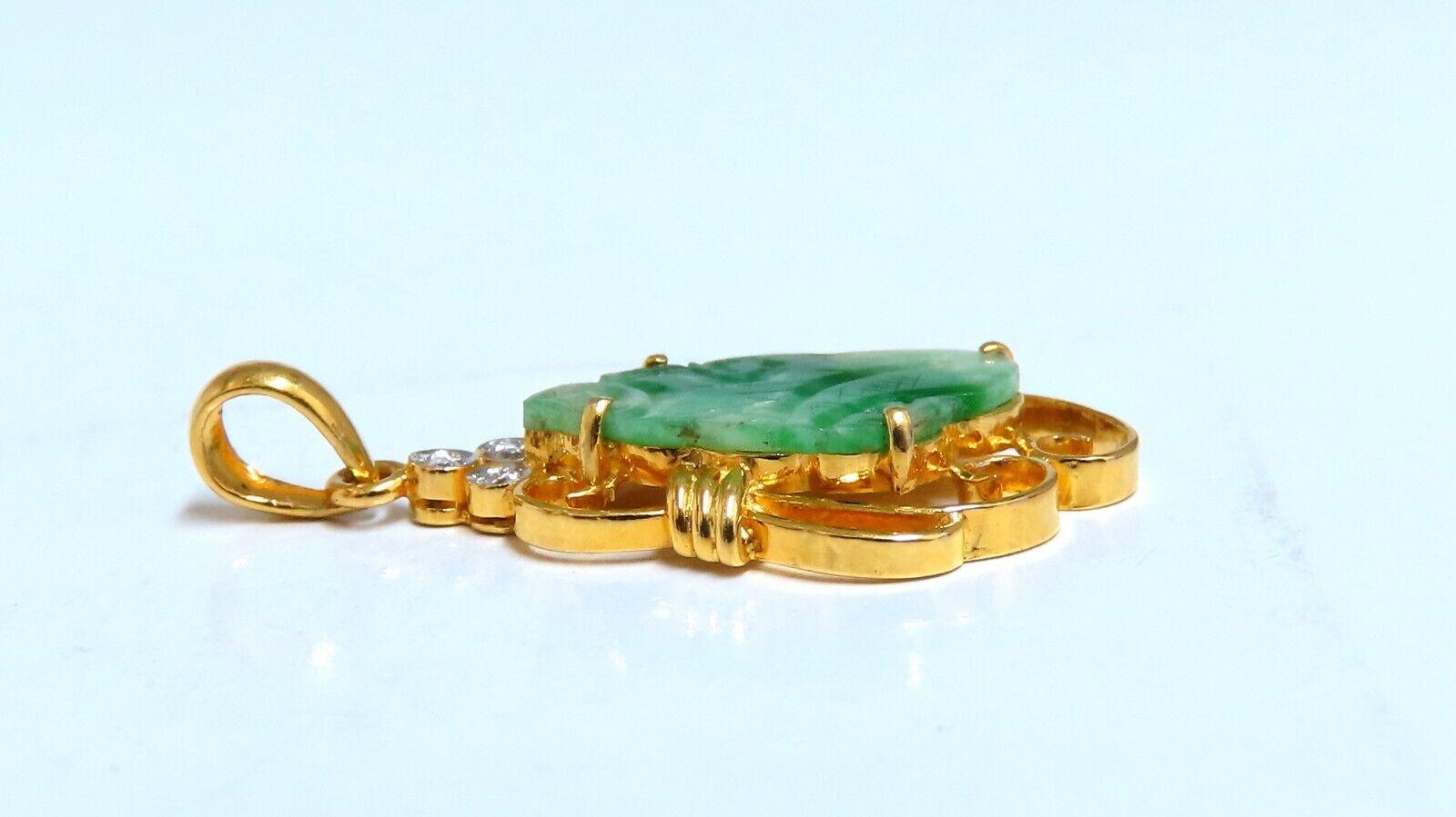 Natural Jade Carved Diamond Pendant 18kt In New Condition For Sale In New York, NY