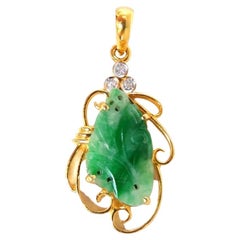 Colgante de jade natural tallado en forma de diamante, 18 quilates*