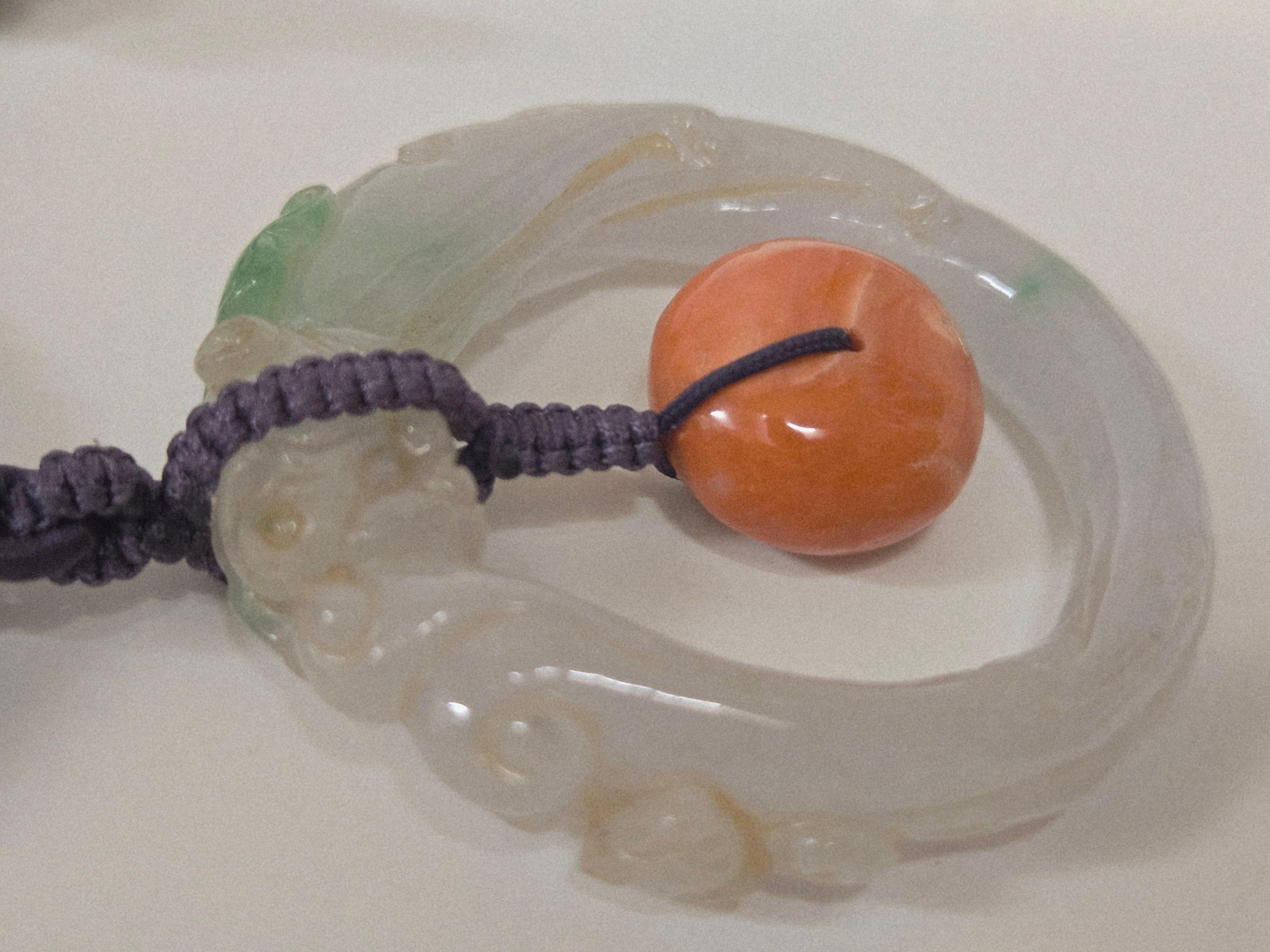 Collana fatta a mano in giada naturale con testa di drago intagliata e perline di corallo in vendita 9