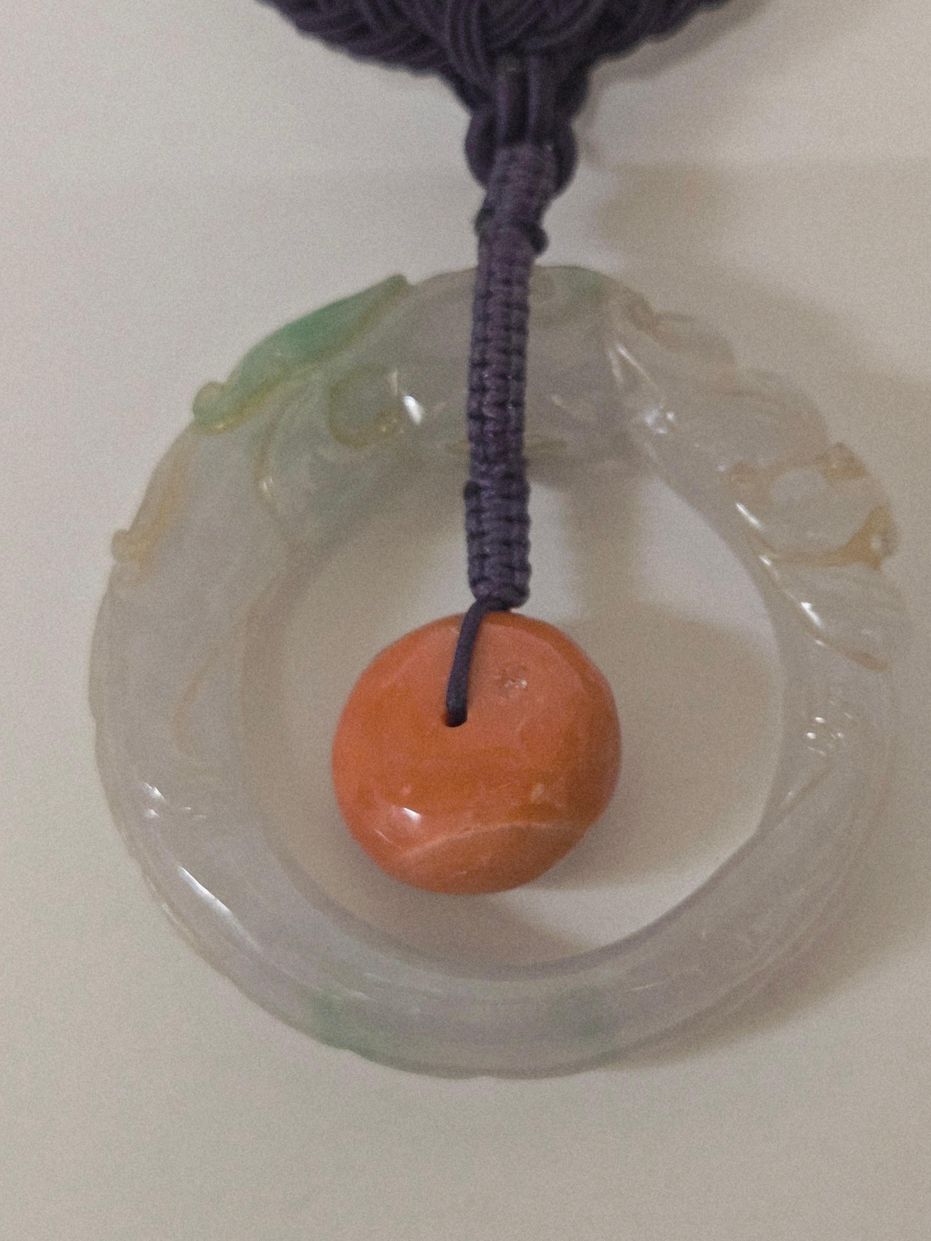 Collana fatta a mano in giada naturale con testa di drago intagliata e perline di corallo in vendita 4
