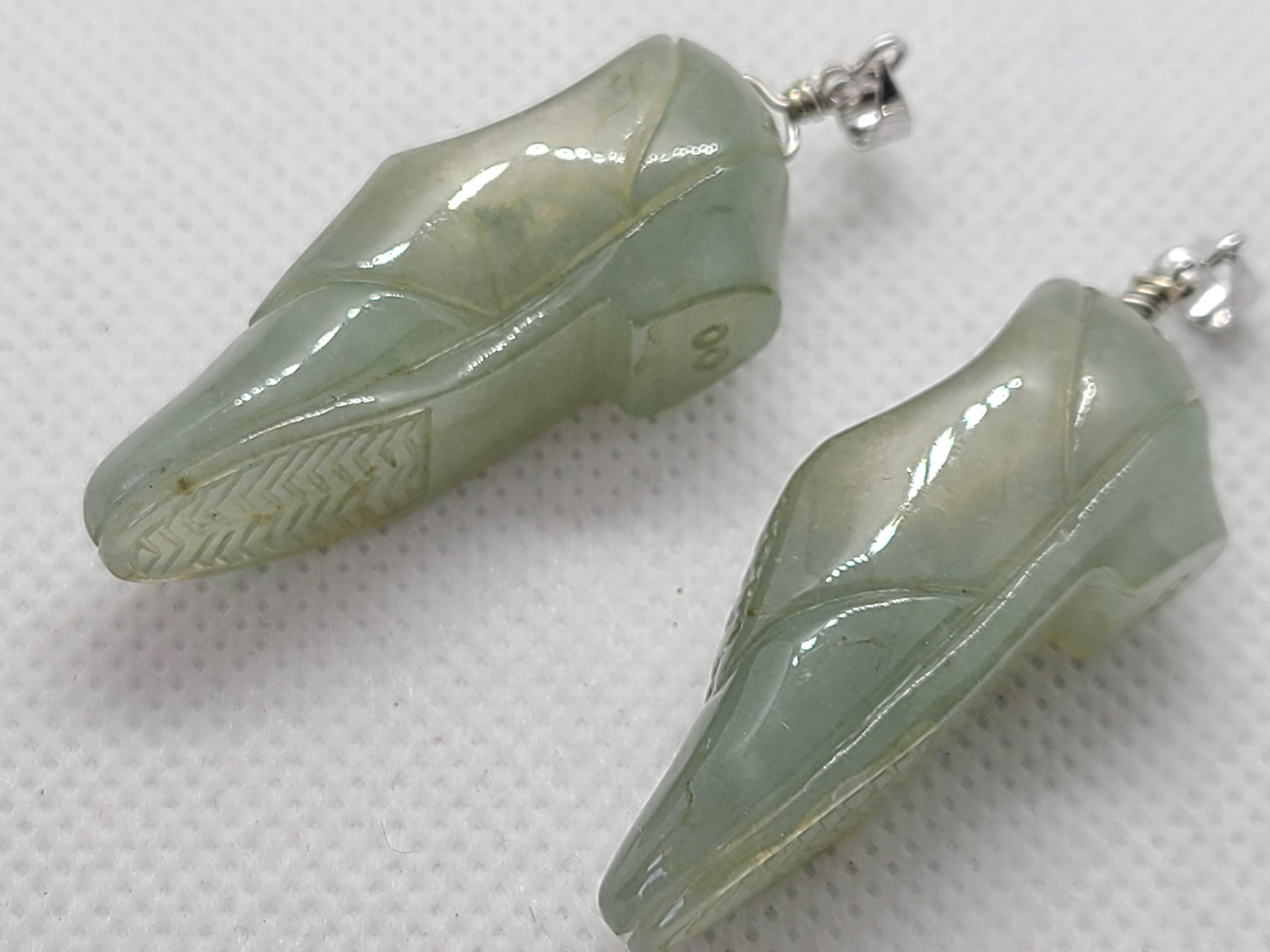 Pendentifs Paire de breloques pour chaussures en Jade Naturel en vente 1