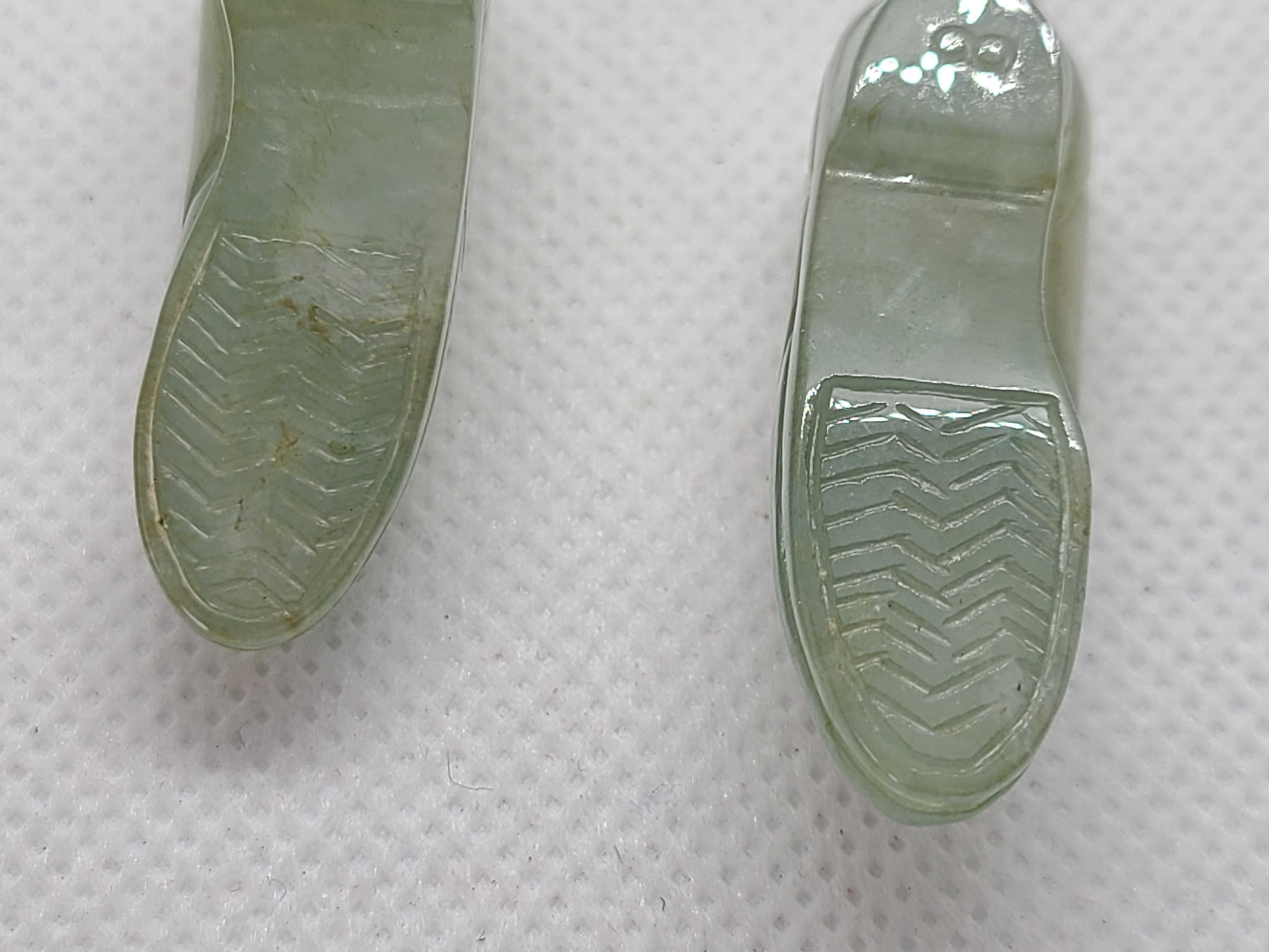 Pendentifs Paire de breloques pour chaussures en Jade Naturel en vente 2
