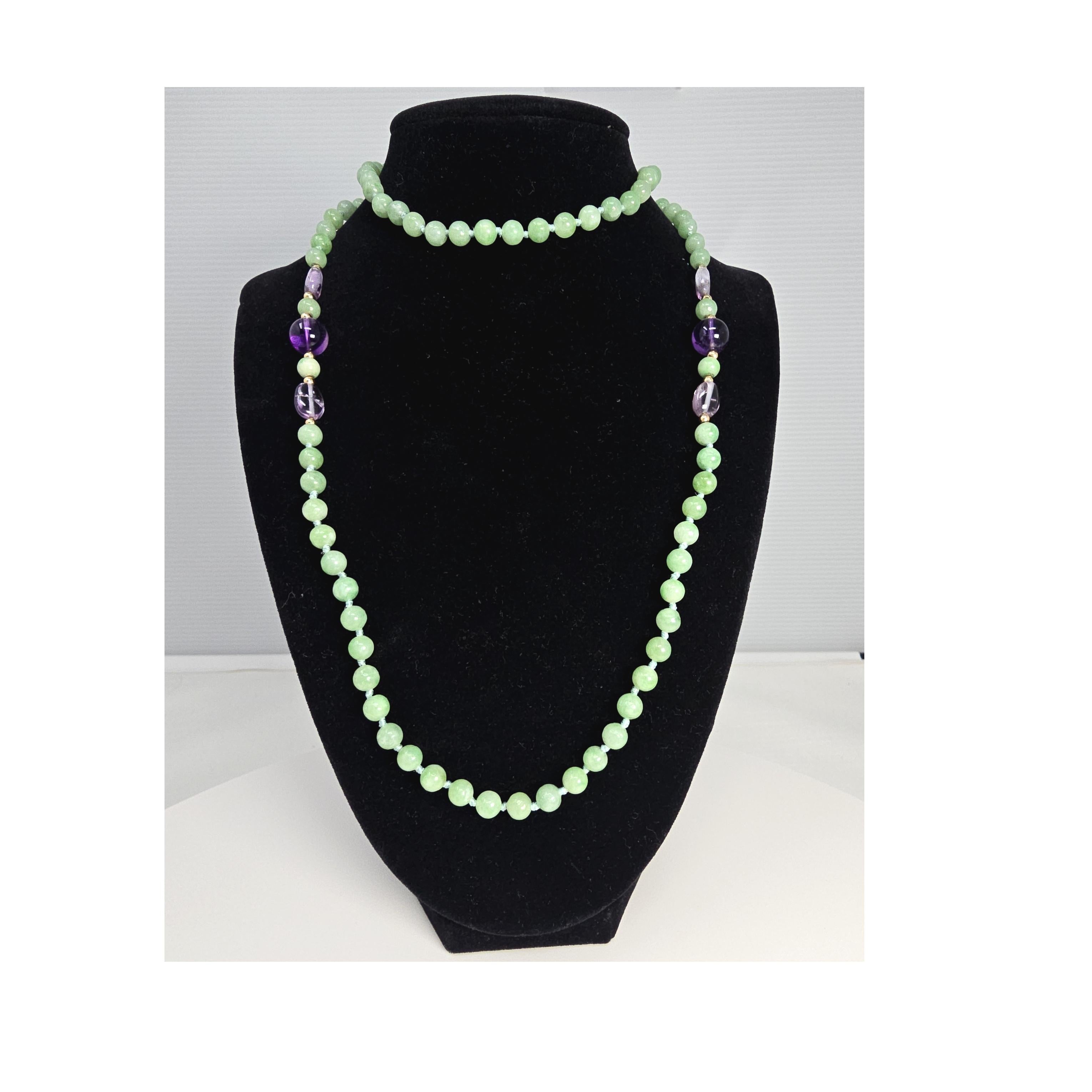 Natürliche Jadeit & Amethyst Halskette mit Goldperlen für Damen oder Herren im Angebot