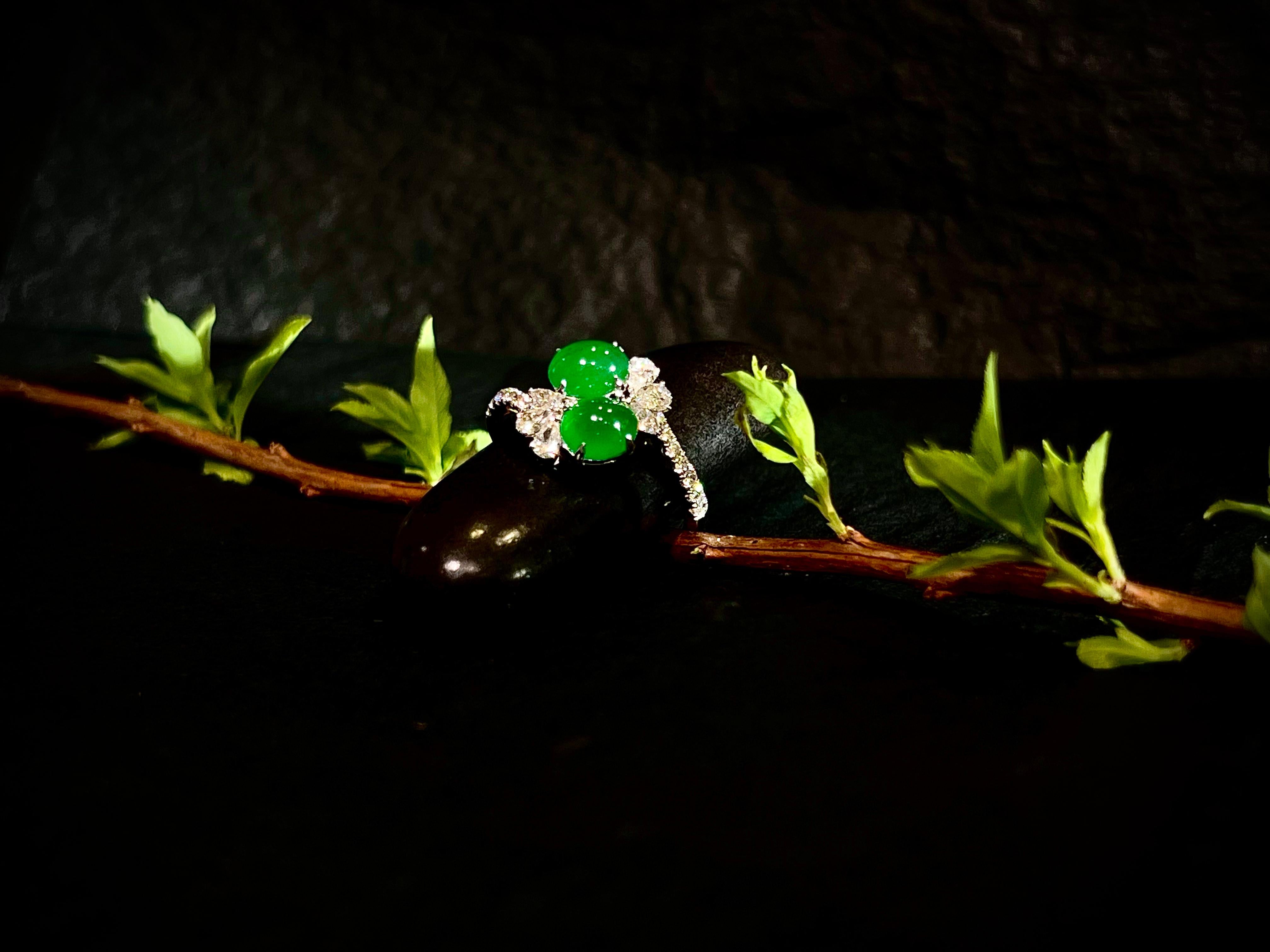 Cabochon Anello in giadeite naturale e diamanti in oro bianco 18 carati in vendita