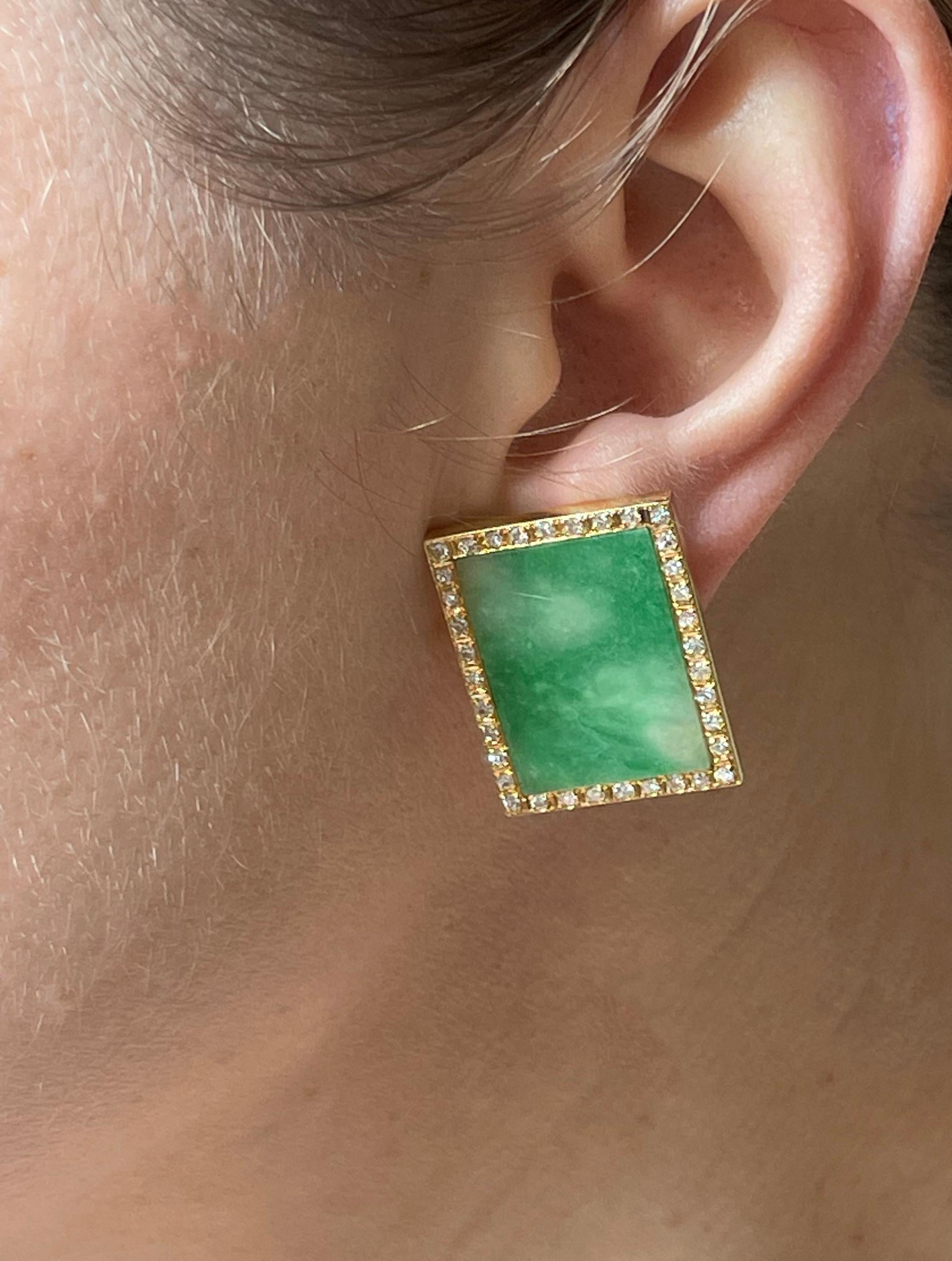 Rechteckige Ohrringe aus natürlichem Jadeit, Jade, Diamant und Gold (Carréeschliff) im Angebot
