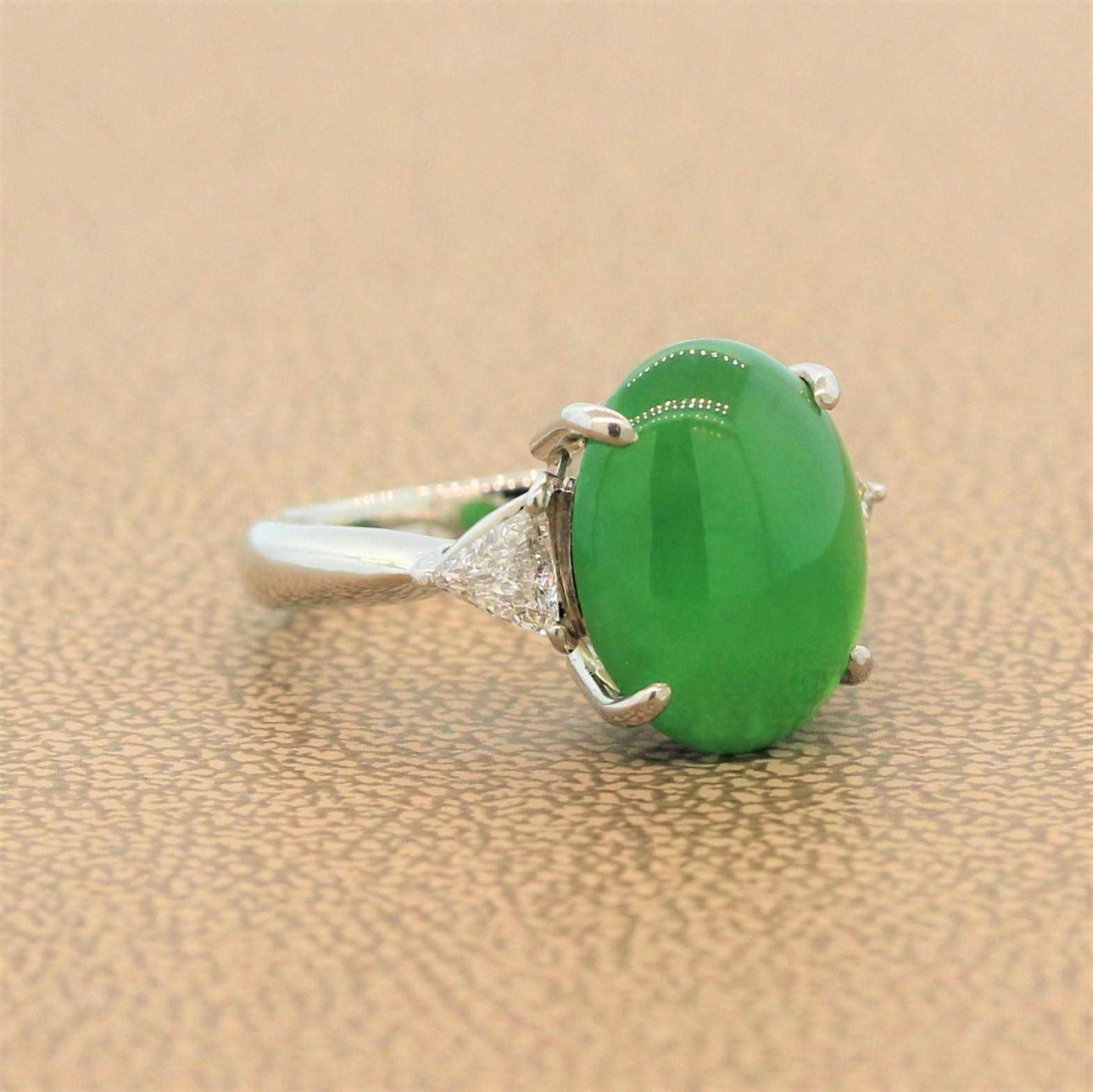 Natural Jadeite Jade Diamond Platinum Ring In New Condition In Beverly Hills, CA