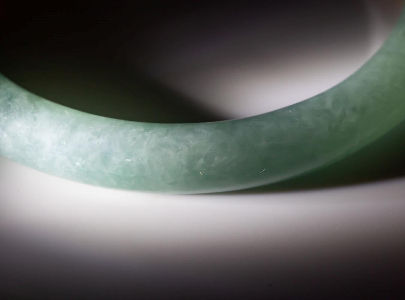 Natural Jadeite Jade “GIA Report Certified” Yellow Gold Bangle Bracelet In Excellent Condition In Pleasant Hill, CA