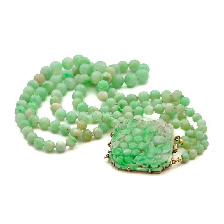 Collana vintage in giadeite verde pallido: oro 14k, annodata, 30 pollici - Italia Collana vintage in giadeite verde pallido: oro 14k, annodata, 30 pollici - Italia