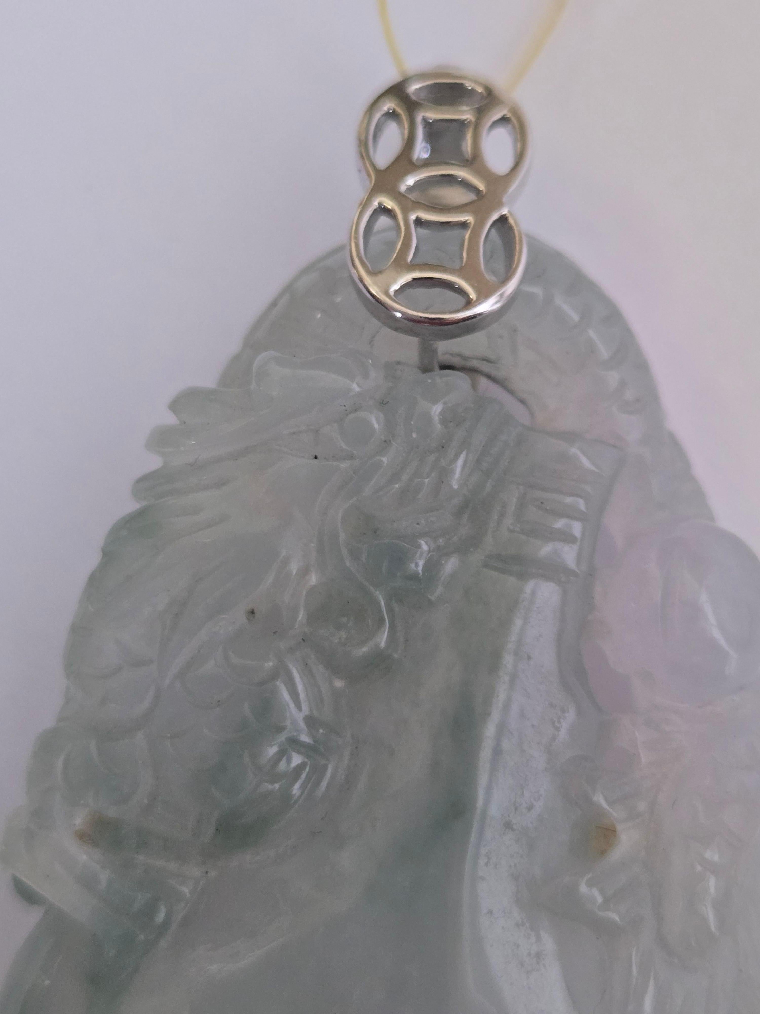 Colgante de Jadeíta Natural con Dragón Tallado y Colgante de Botella en venta 8