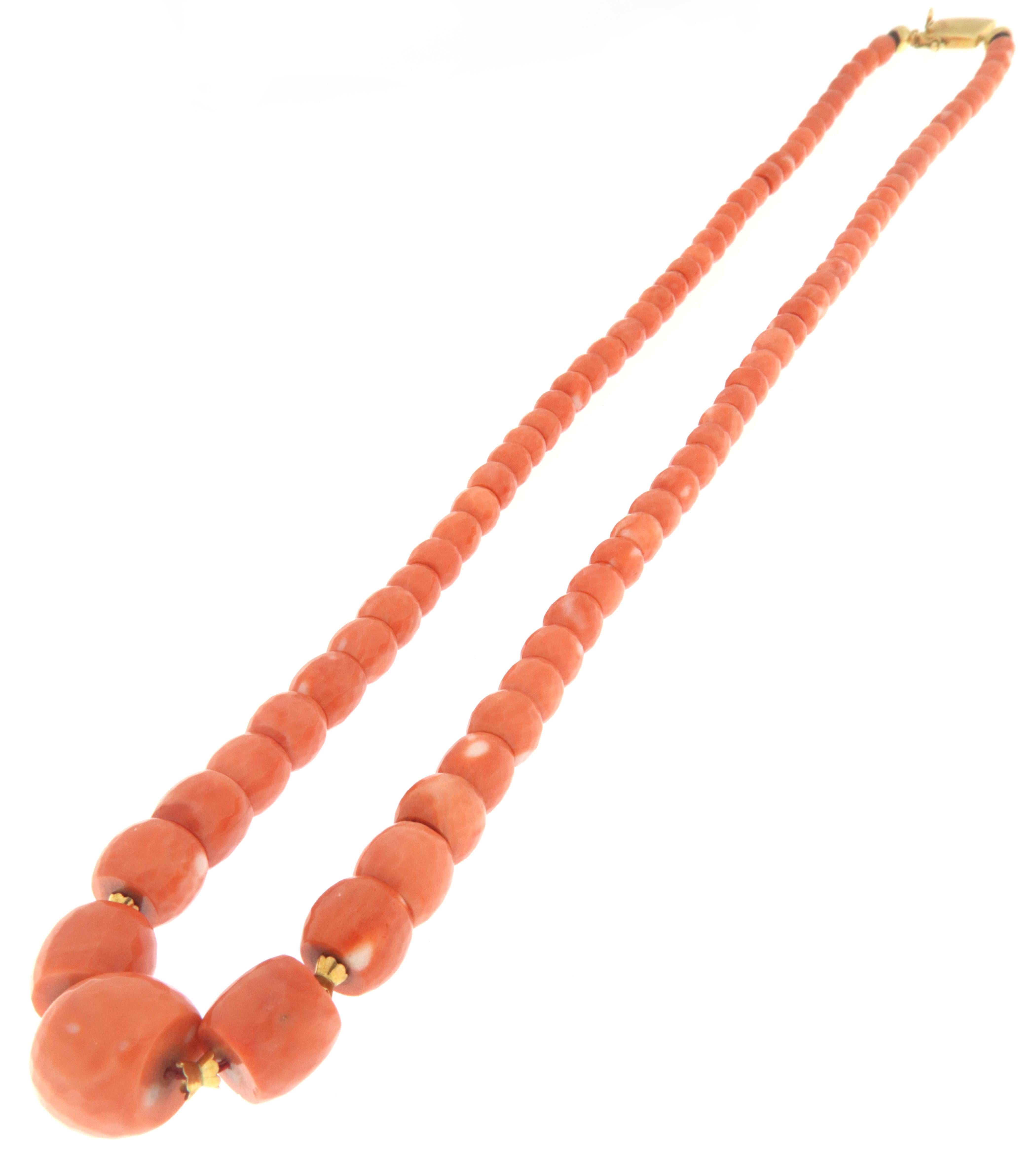 Natürliche japanische Koralle 18 Karat Gelbgold Seil Halskette (Kunsthandwerker*in) im Angebot