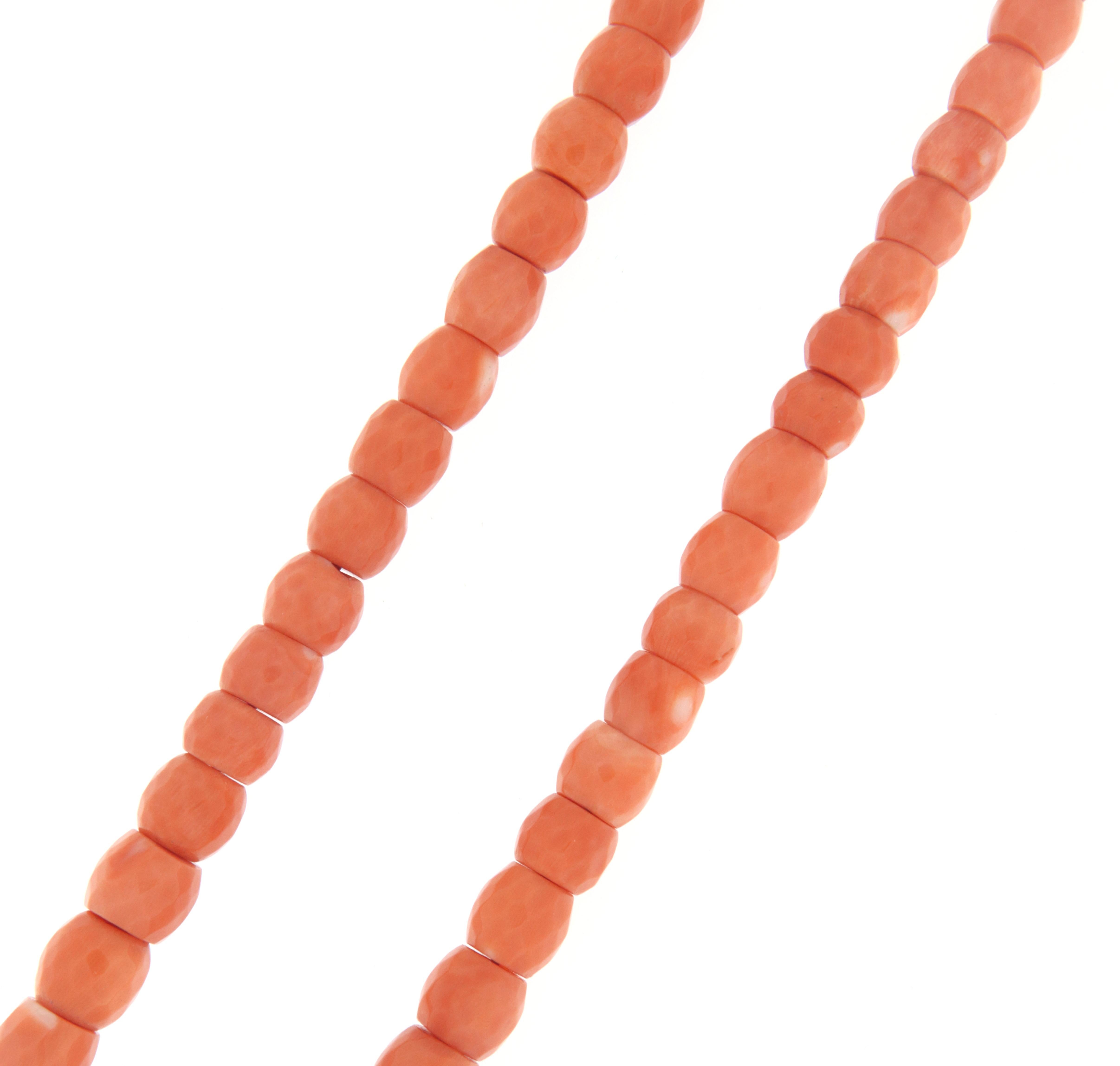 Mixed Cut Natural Japanese Coral 18 Karat Yellow Gold Rope Necklace For Sale
