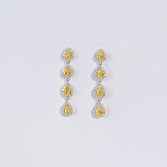Natural Joint Stud 18K Yellow Gold Diamond Earrings