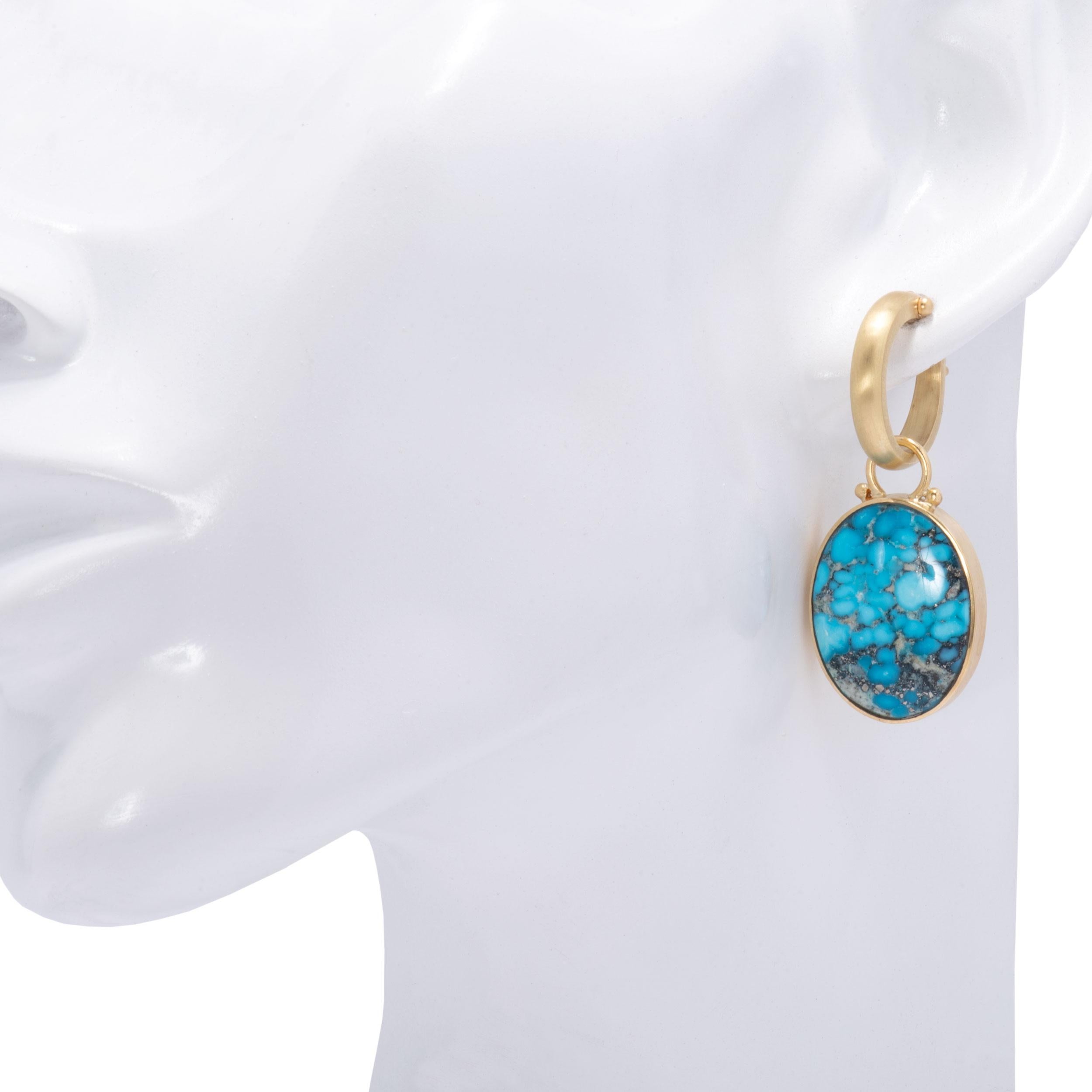 Contemporary Natural Kingman Turquoise Oval Drop Earrings in 18 Karat Gold For Sale