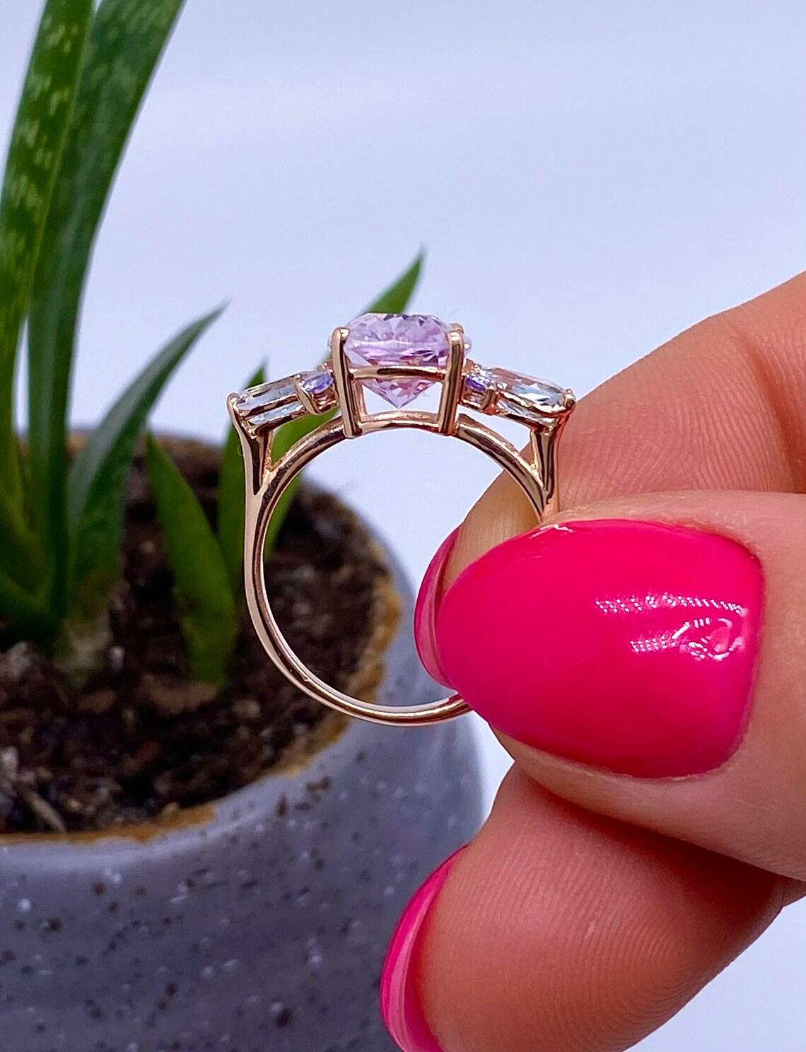 De las mujeres Anillo de gemas naturales de kunzita, aguamarina y tanzanita, oro rosa de 14 quilates, 7US