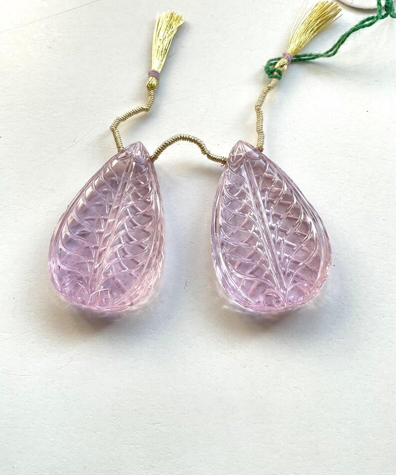 Natural Kunzite Earrings Pair 2 Pieces Carved Drops Gemstone for Jewelry Making In New Condition For Sale In Jaipur, RJ