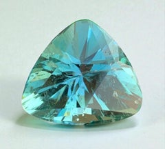 Natural Kunzite Spodumene Gemstone: 32.70 Carat Trillion Cut November Birthstone