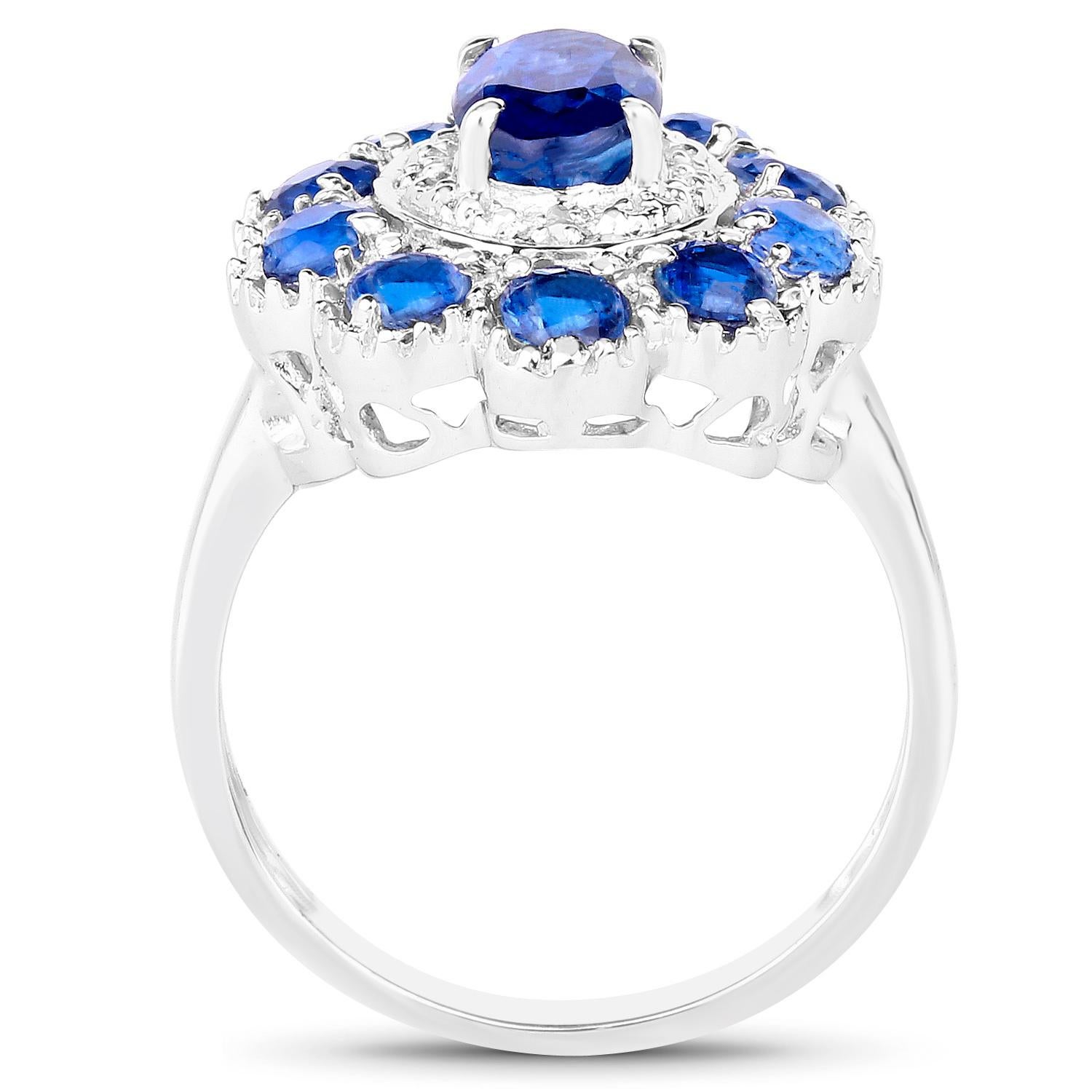 Natural Kyanite Cocktail Ring 2.50 Carats Sterling Silver en Excelente estado para la venta en Aliso Viejo, CA
