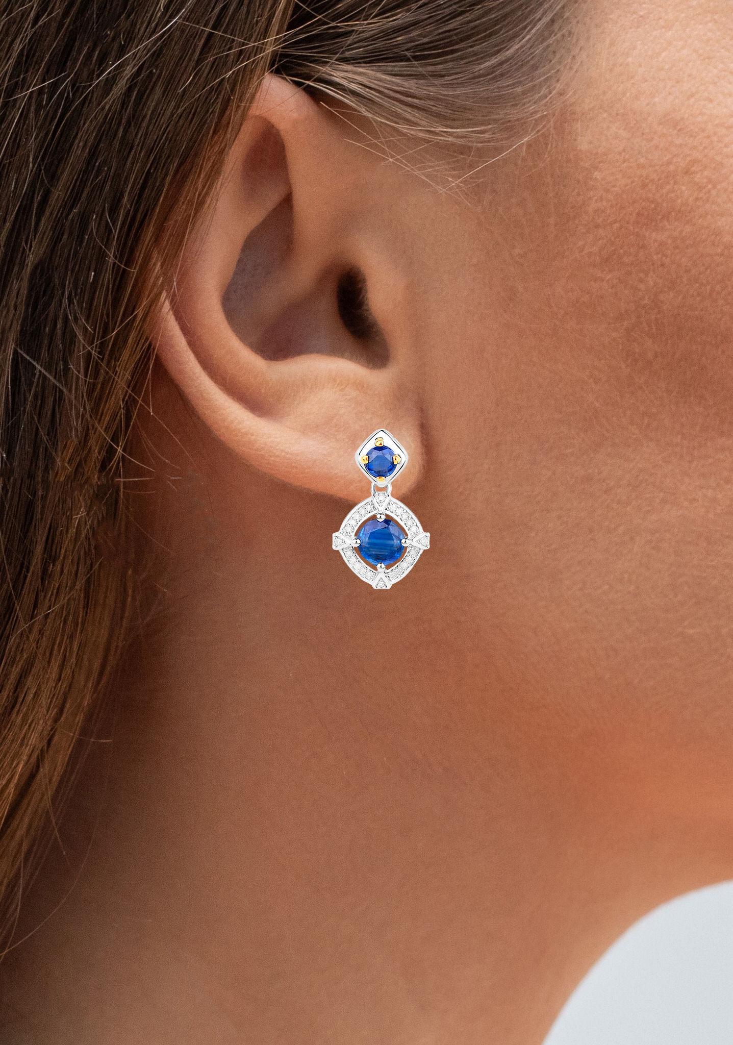 Contemporaneo Orecchini pendenti di kyanite naturale con diamanti 3 carati A. Silver in vendita