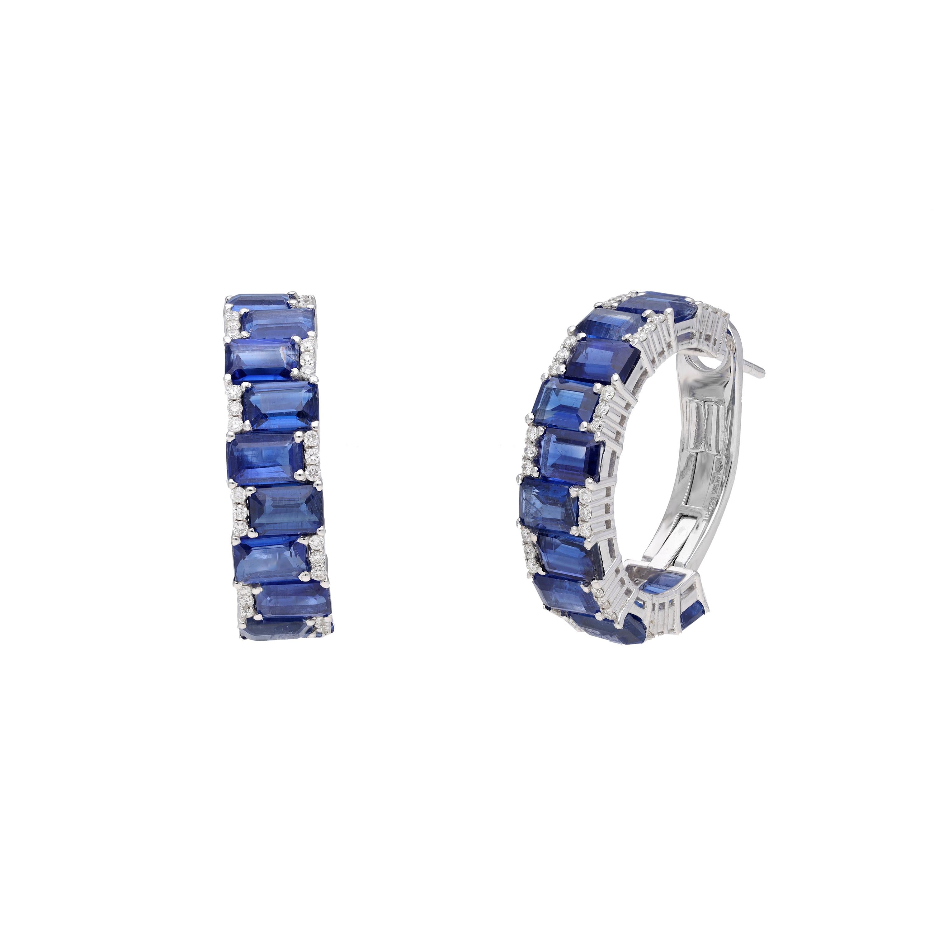 This is a natural Kyanite Earring with Diamond in 14k gold. The Kyanite are very high quality and very good quality diamonds the clarity is vsi and G colour

Kyanite : 19.49 carats
Diamond :0.63 carats
gold : 11.476 gm

This is a brand new piece

.