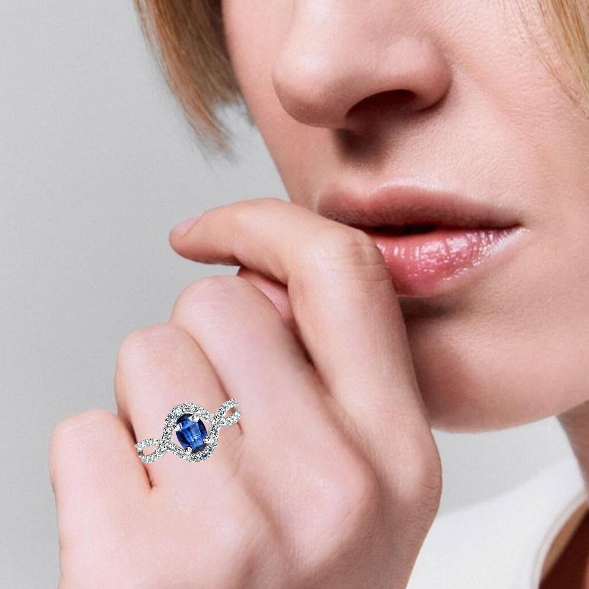 Women's Natural Kyanite Gemstone Ring For Sale