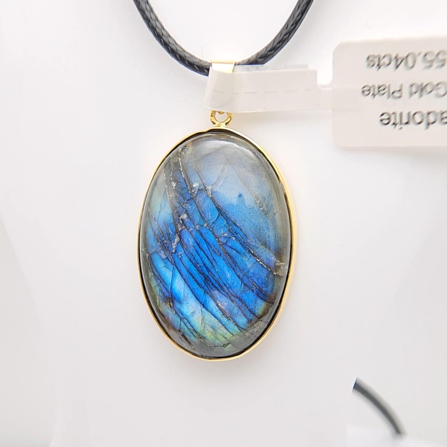 Ciondolo con pietra di labradorite naturale in argento 925 placcato in oro giallo in vendita 4